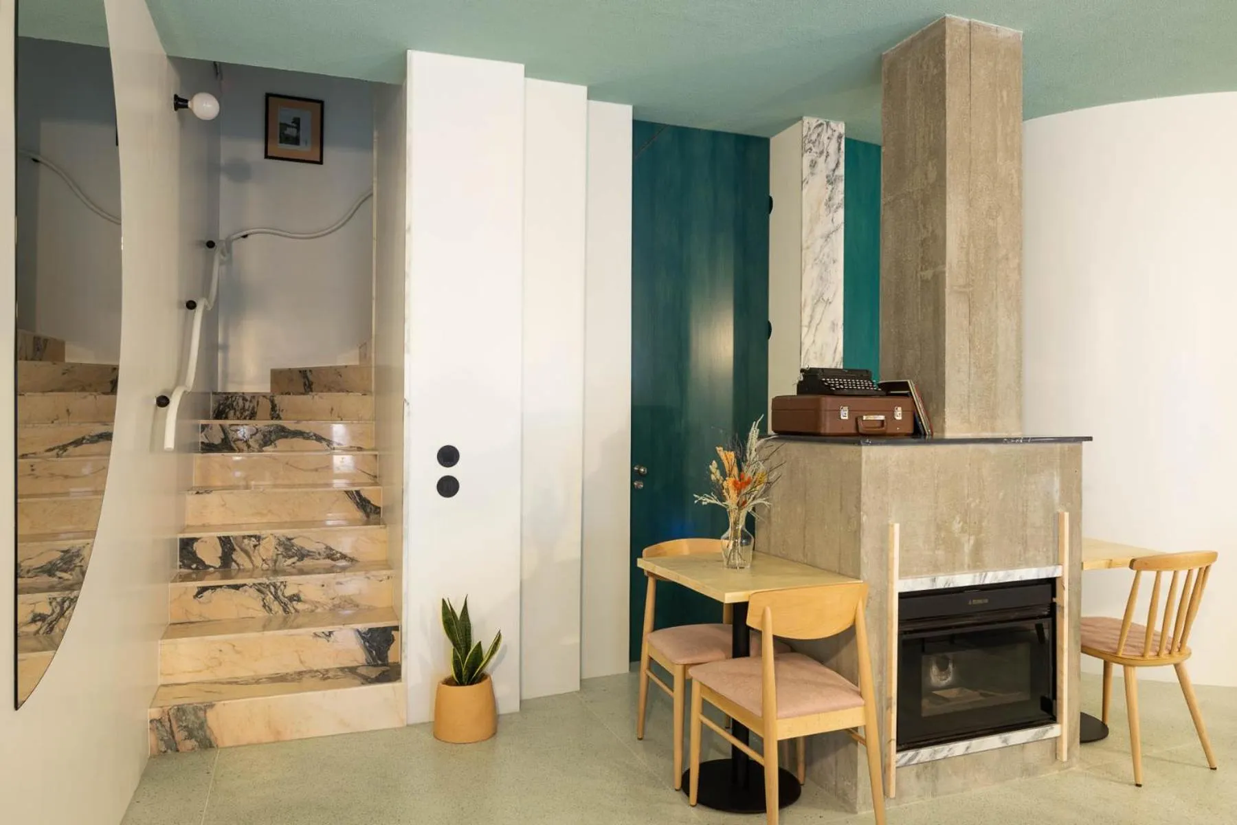 Communal lounge/ TV room in Covelo - The Original Rooms and Suites