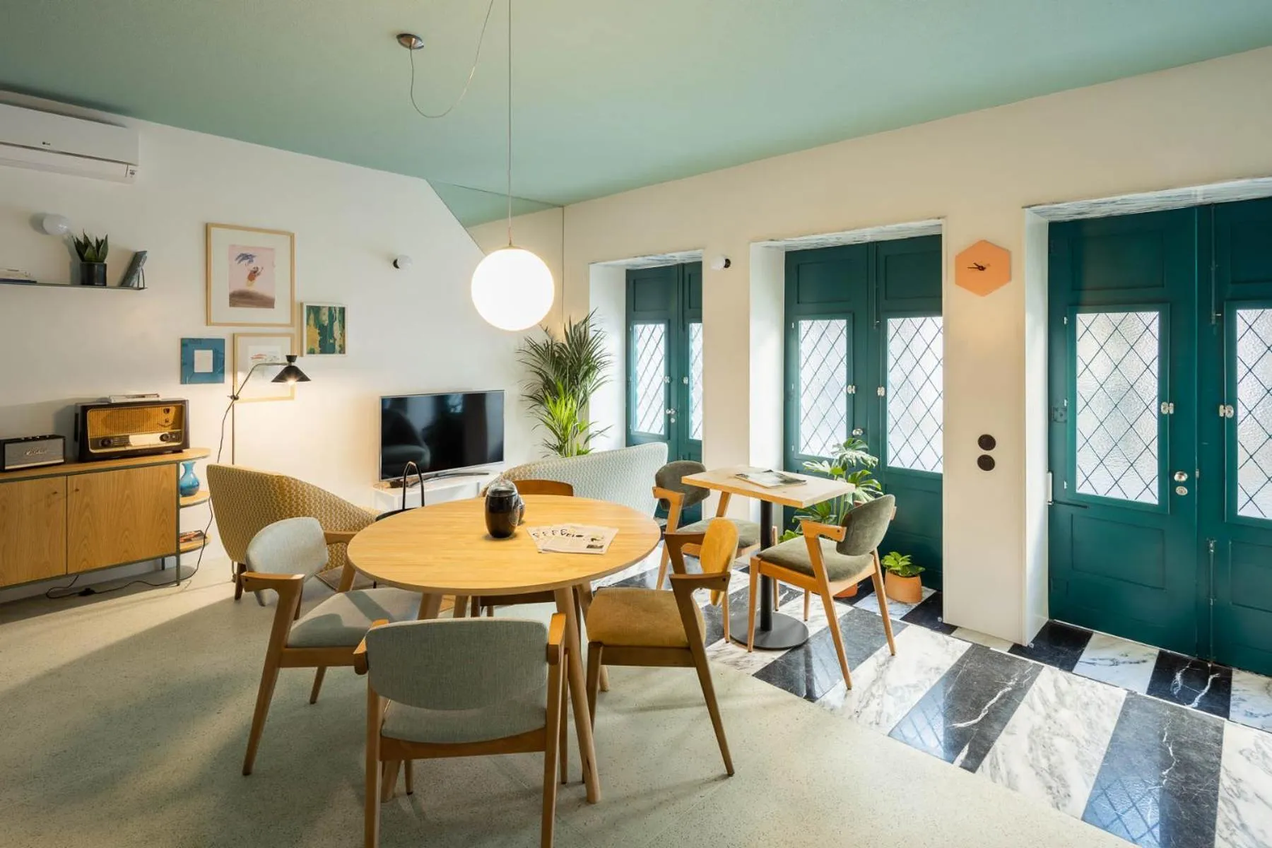 Lobby or reception in Covelo - The Original Rooms and Suites