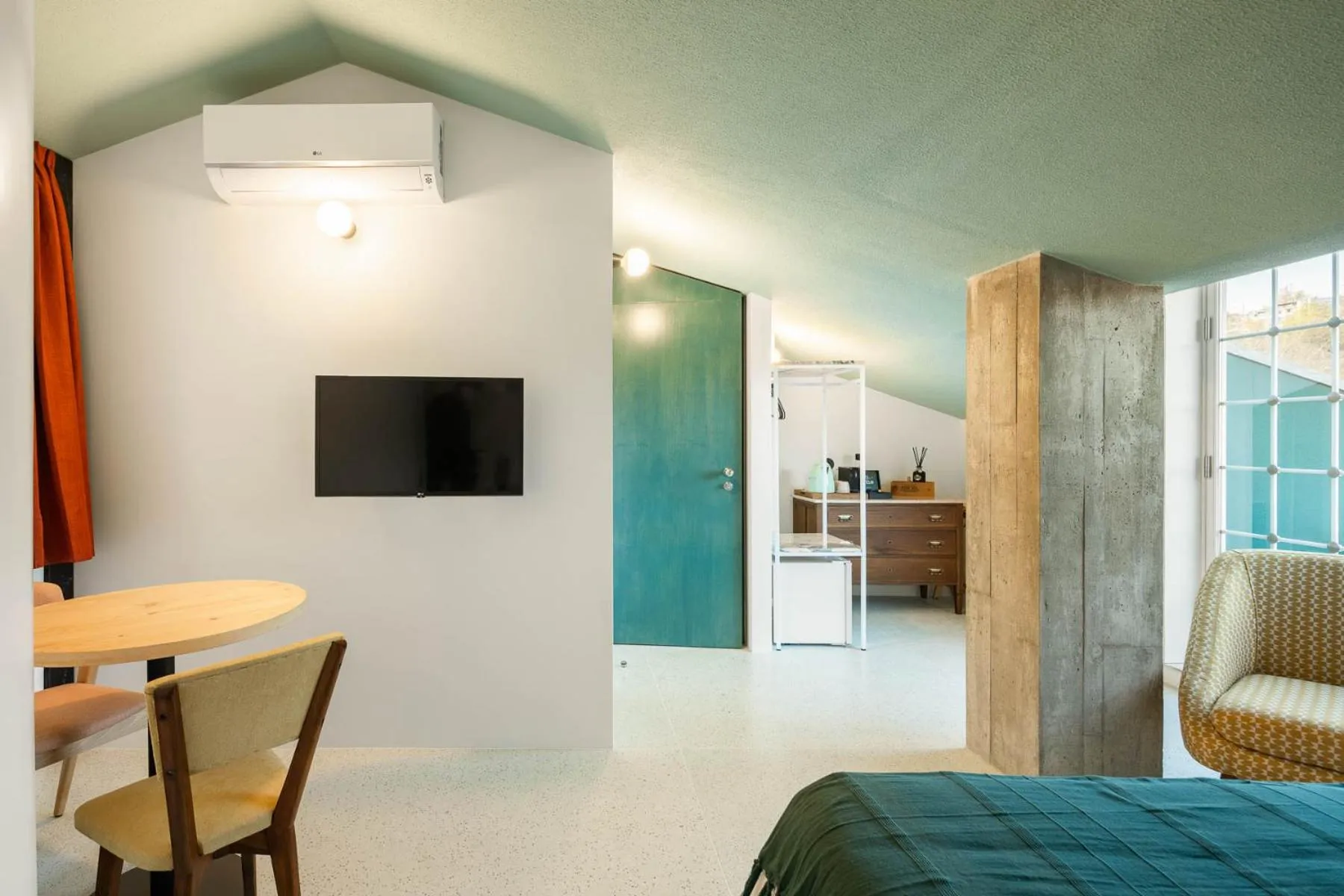 TV and multimedia in Covelo - The Original Rooms and Suites