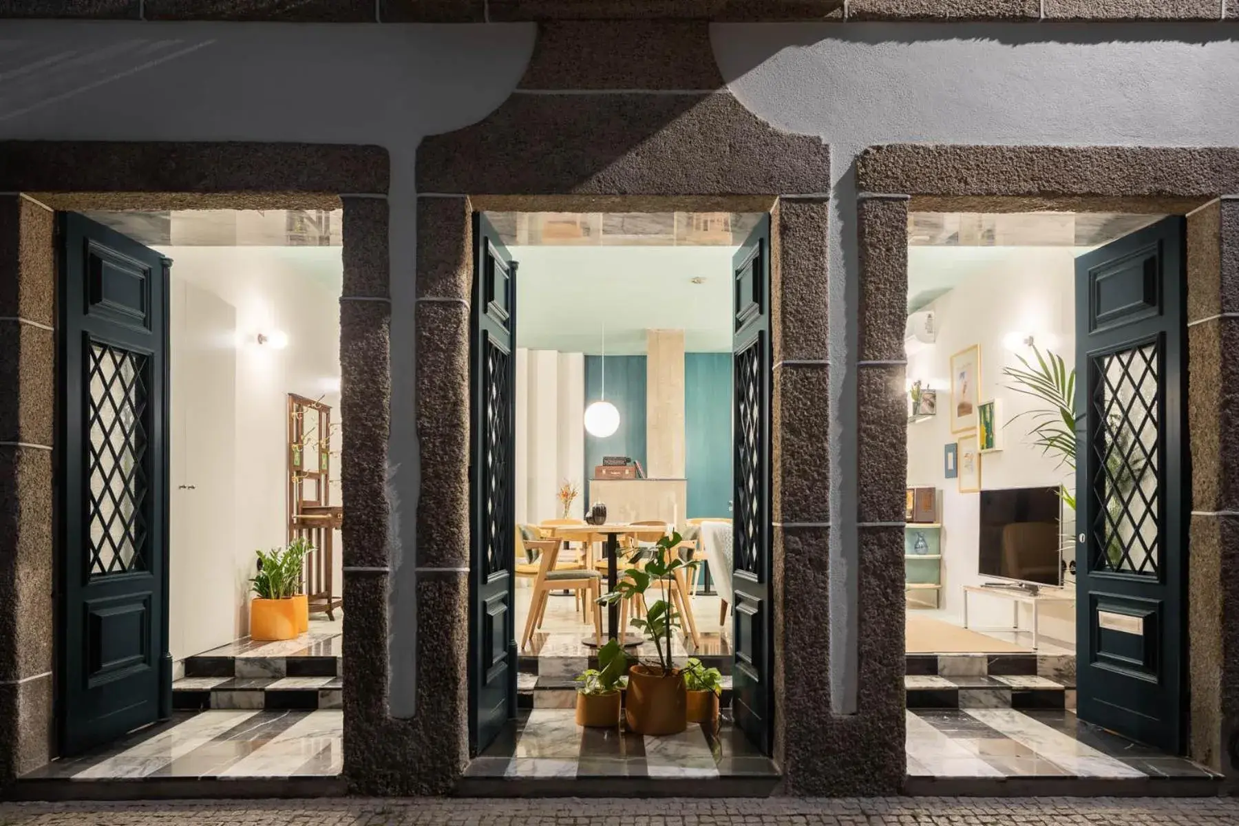 Facade/entrance in Covelo - The Original Rooms and Suites Facade/entrance in Covelo - The Original Rooms and Suites