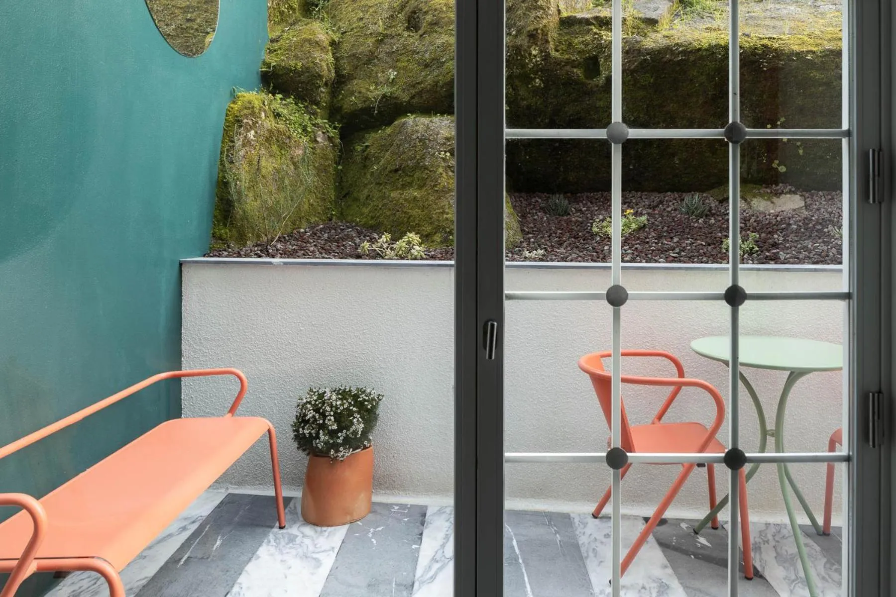 Patio in Covelo - The Original Rooms and Suites