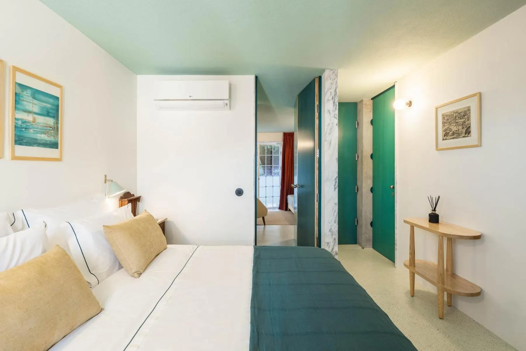 Bed in Covelo - The Original Rooms and Suites