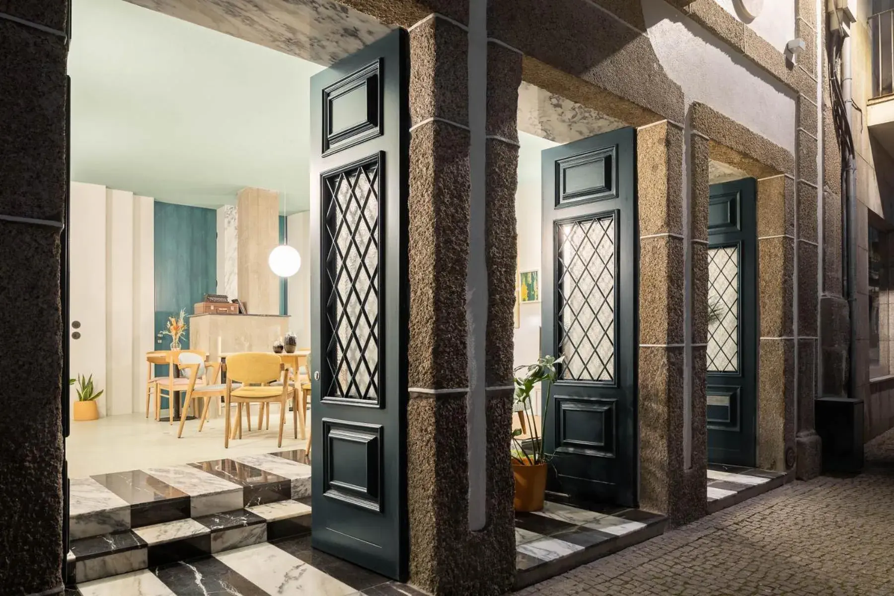 Facade/entrance in Covelo - The Original Rooms and Suites Facade/entrance in Covelo - The Original Rooms and Suites