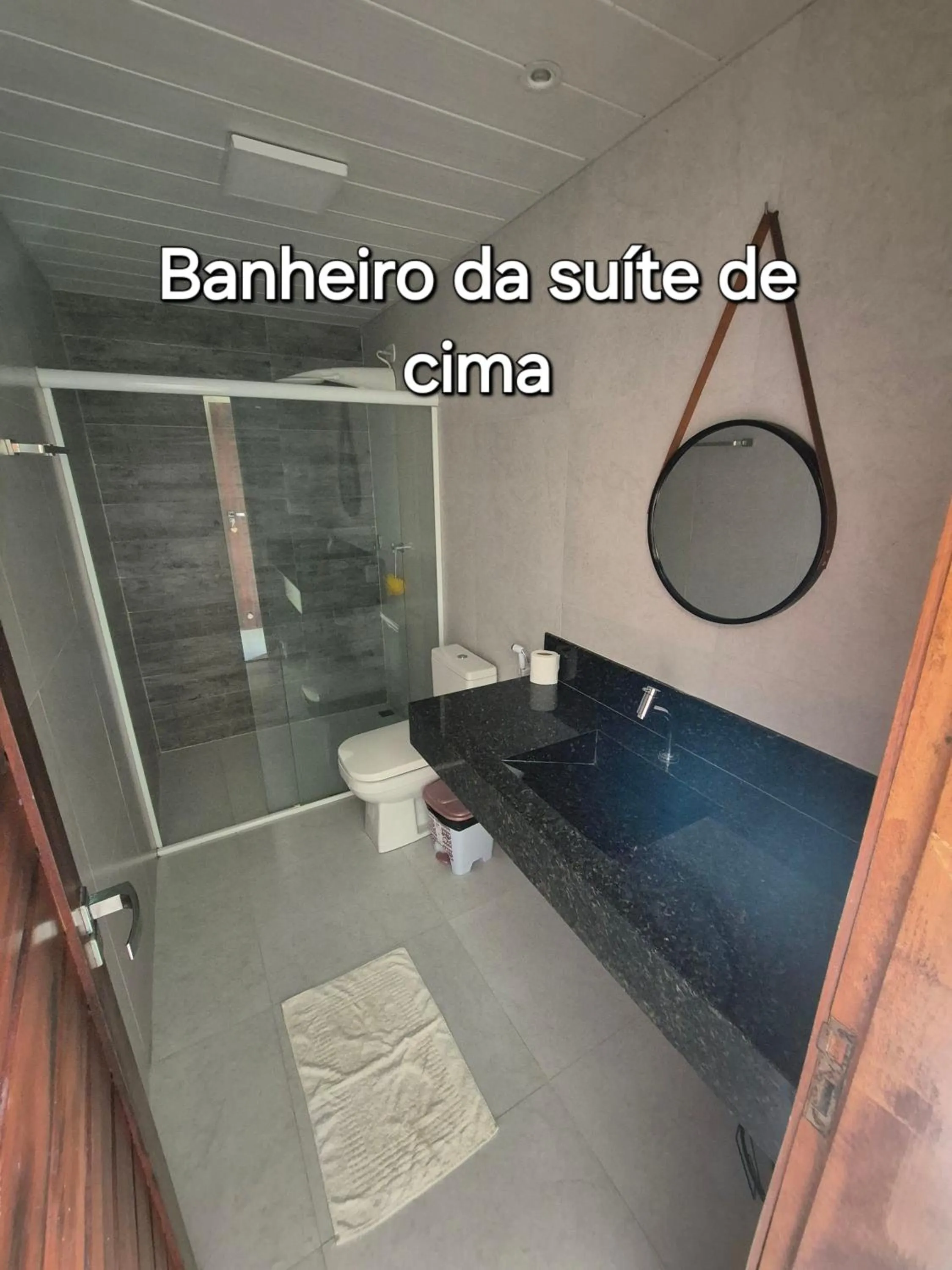 Bathroom in Casa na praia com vista para o mar