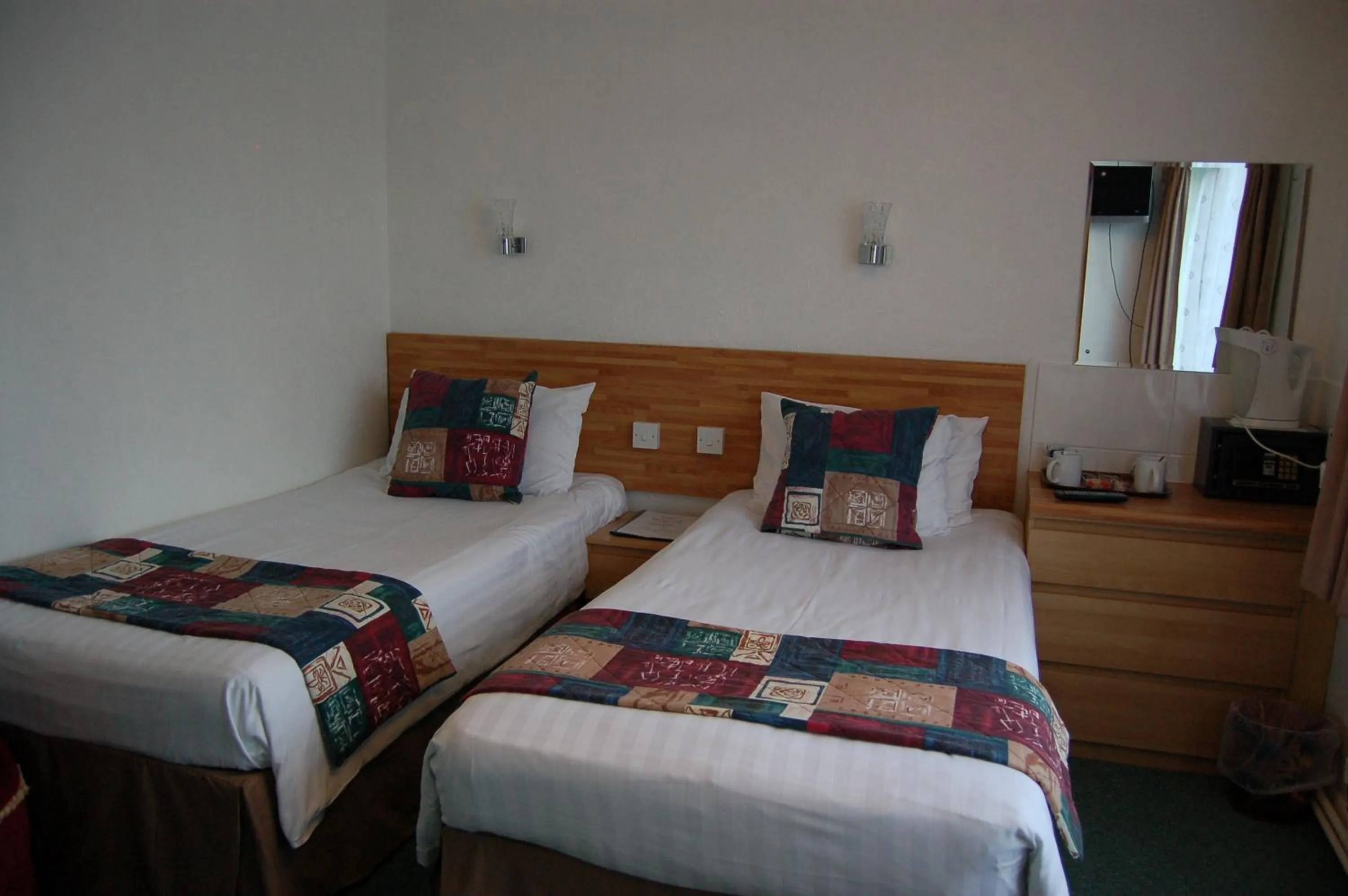 Bedroom, Bed in The Wight