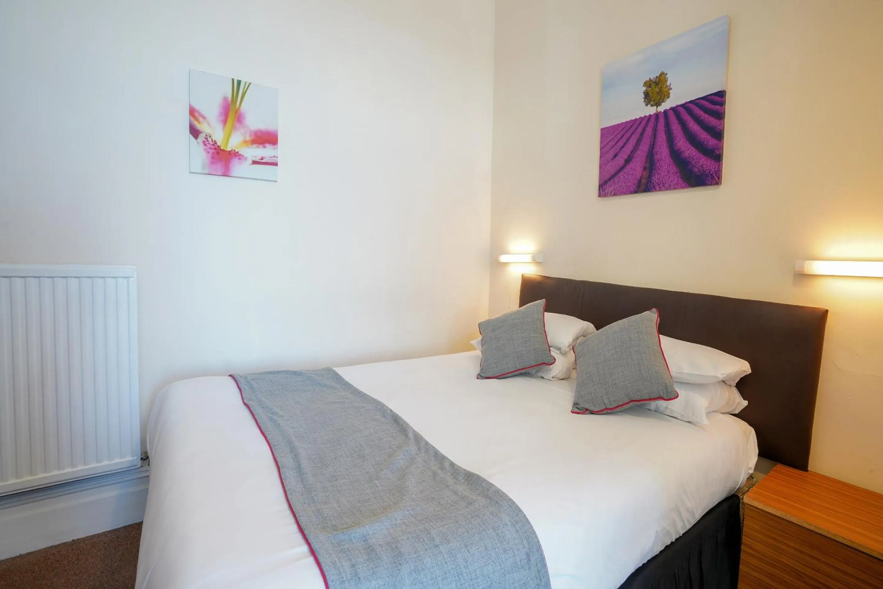 Bedroom, Bed in OYO Shanklin Beach Hotel