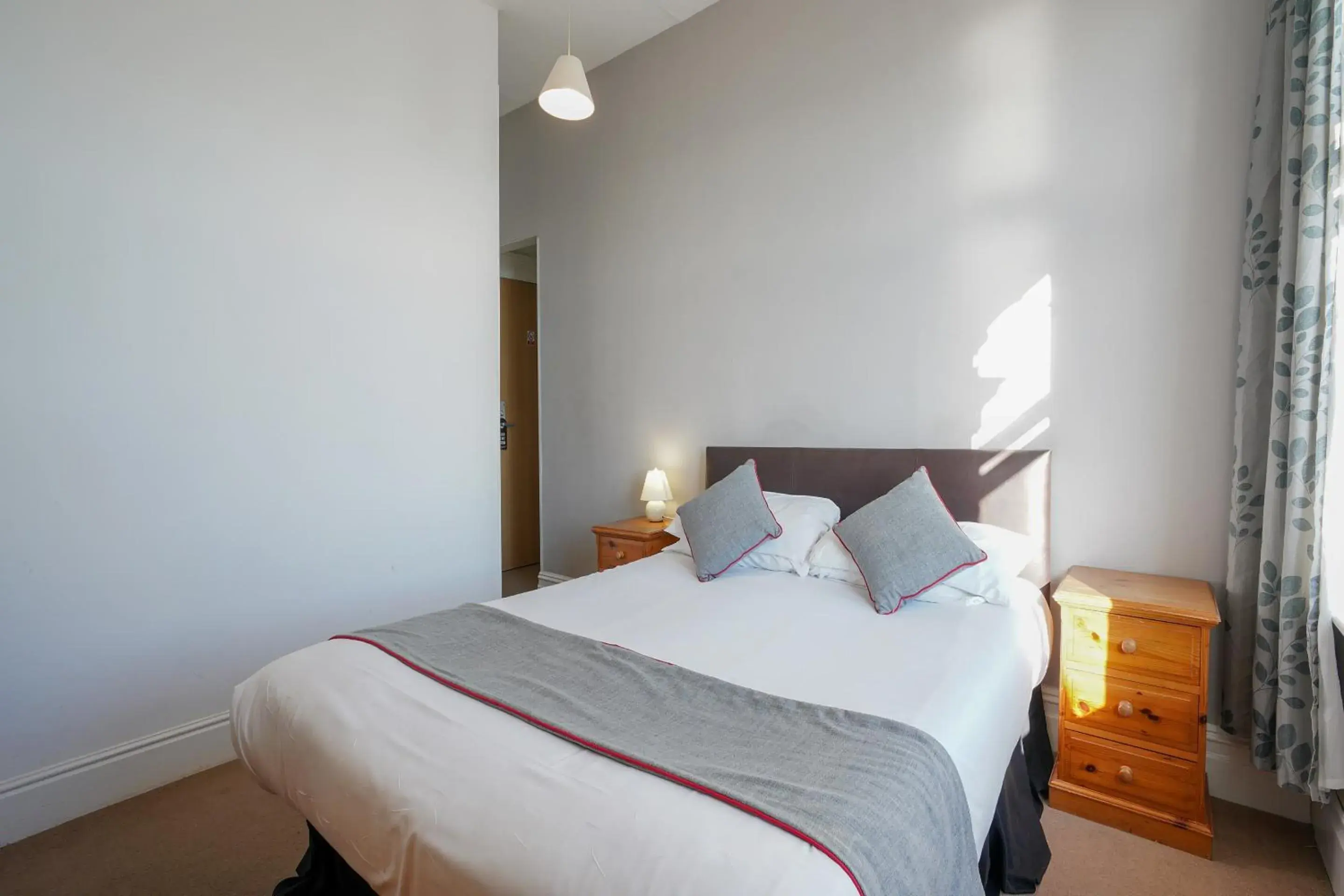 Bedroom, Bed in OYO Shanklin Beach Hotel Bedroom, Bed in OYO Shanklin Beach Hotel