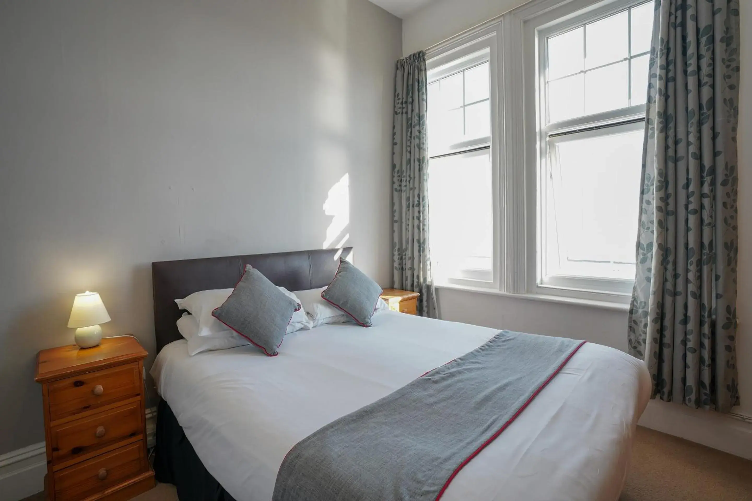 Bedroom, Bed in OYO Shanklin Beach Hotel Bedroom, Bed in OYO Shanklin Beach Hotel