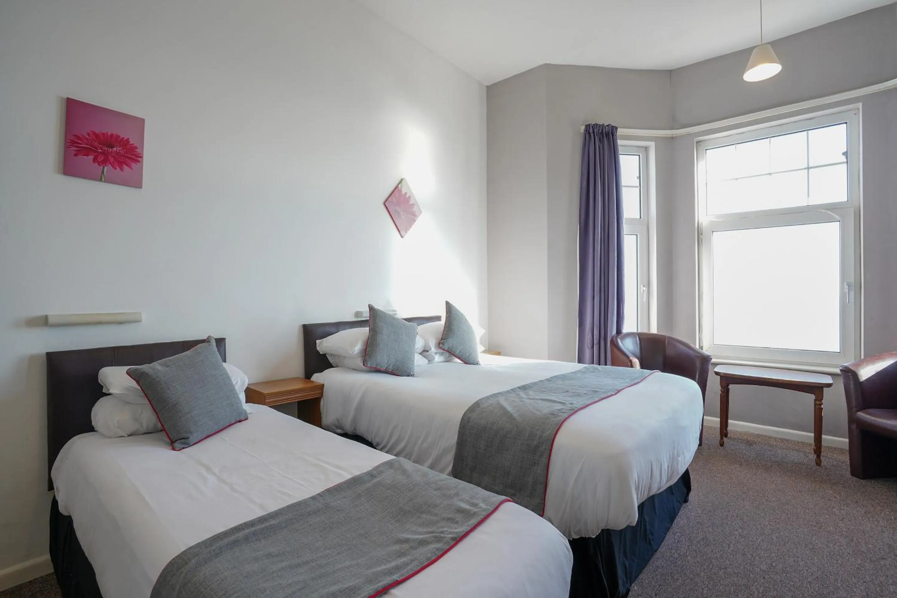 Bedroom, Bed in OYO Shanklin Beach Hotel