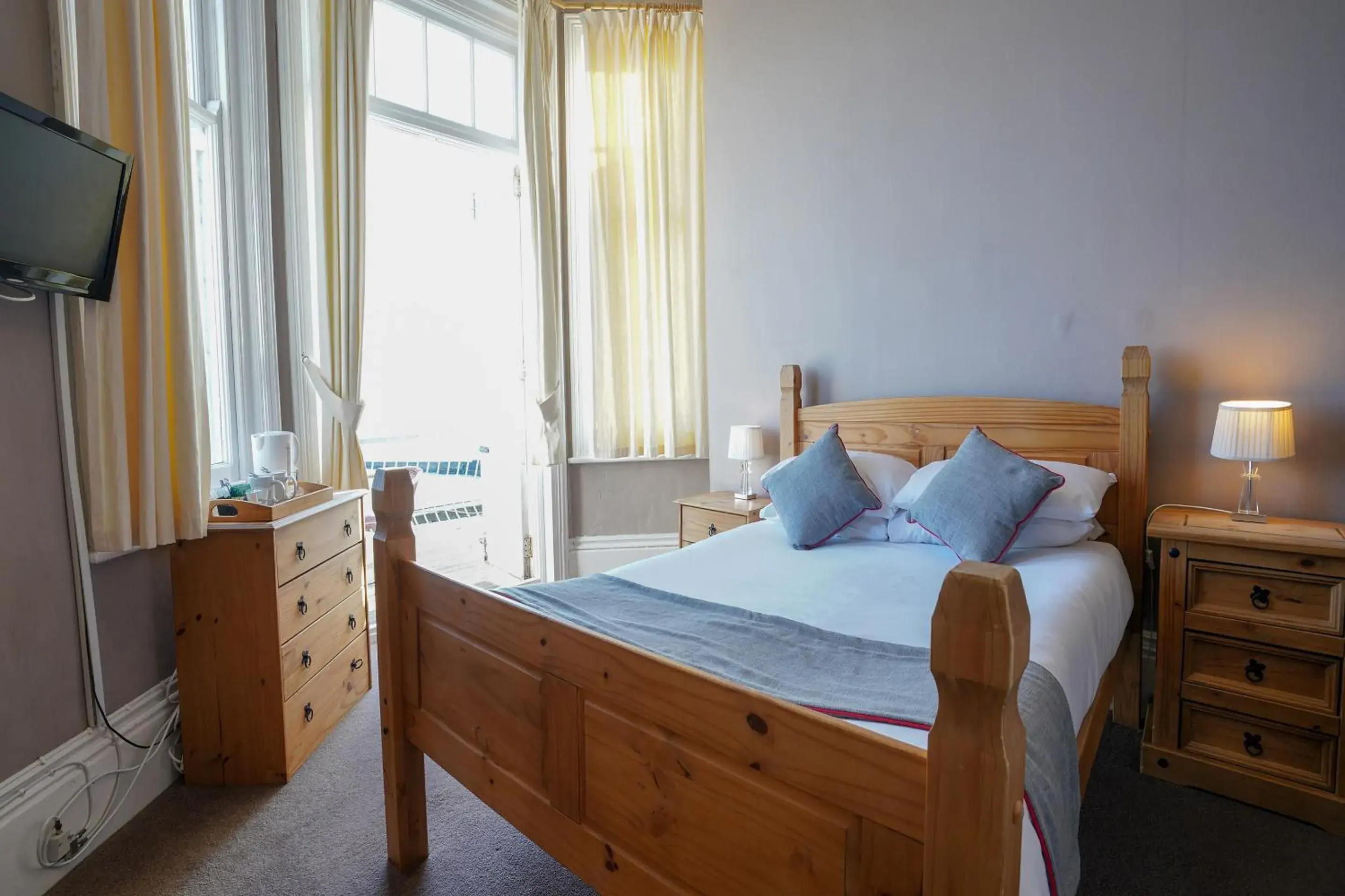 Bedroom, Bed in OYO Shanklin Beach Hotel Bedroom, Bed in OYO Shanklin Beach Hotel