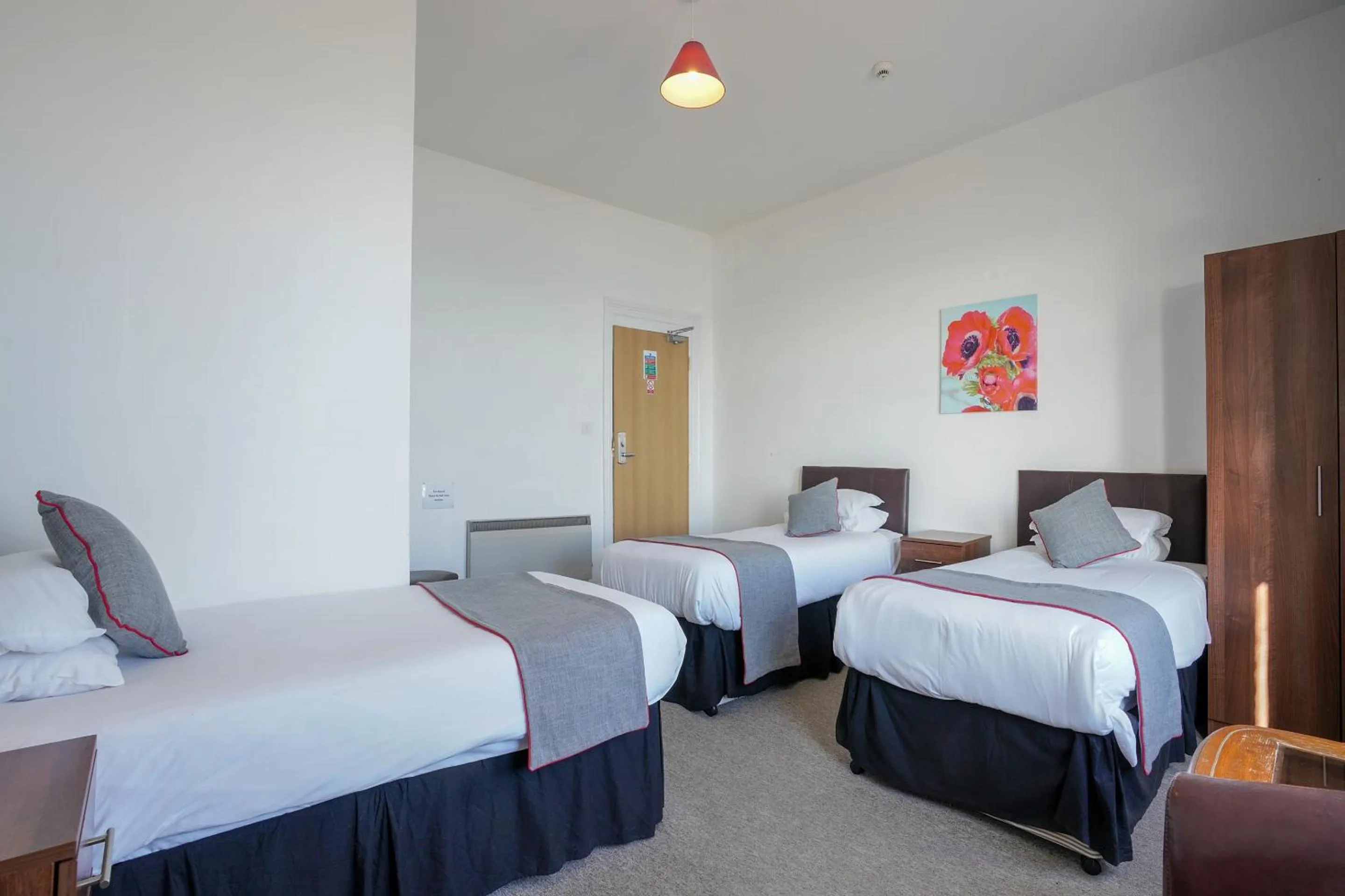 Bedroom, Bed in OYO Shanklin Beach Hotel