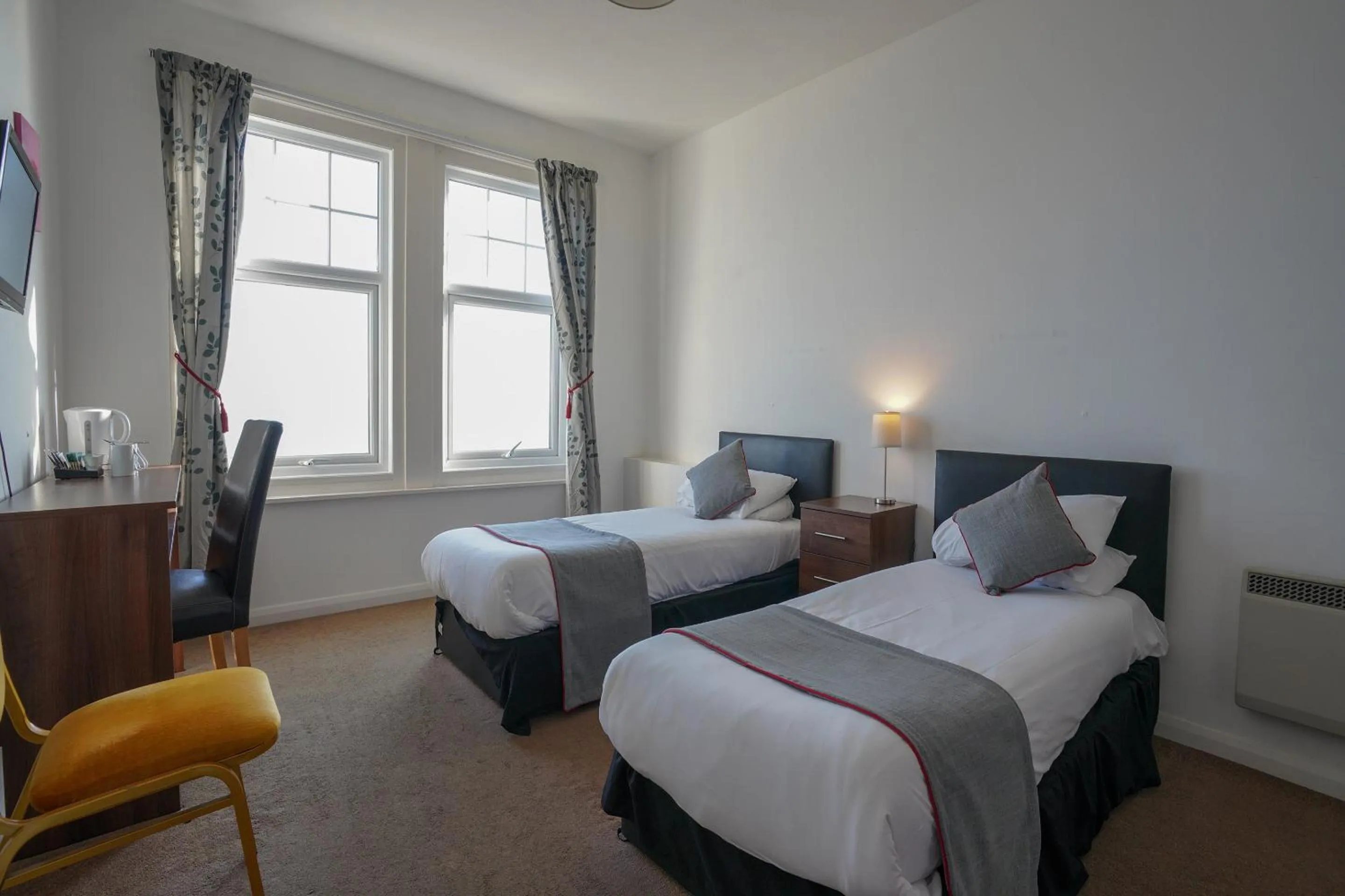 Bedroom, Bed in OYO Shanklin Beach Hotel