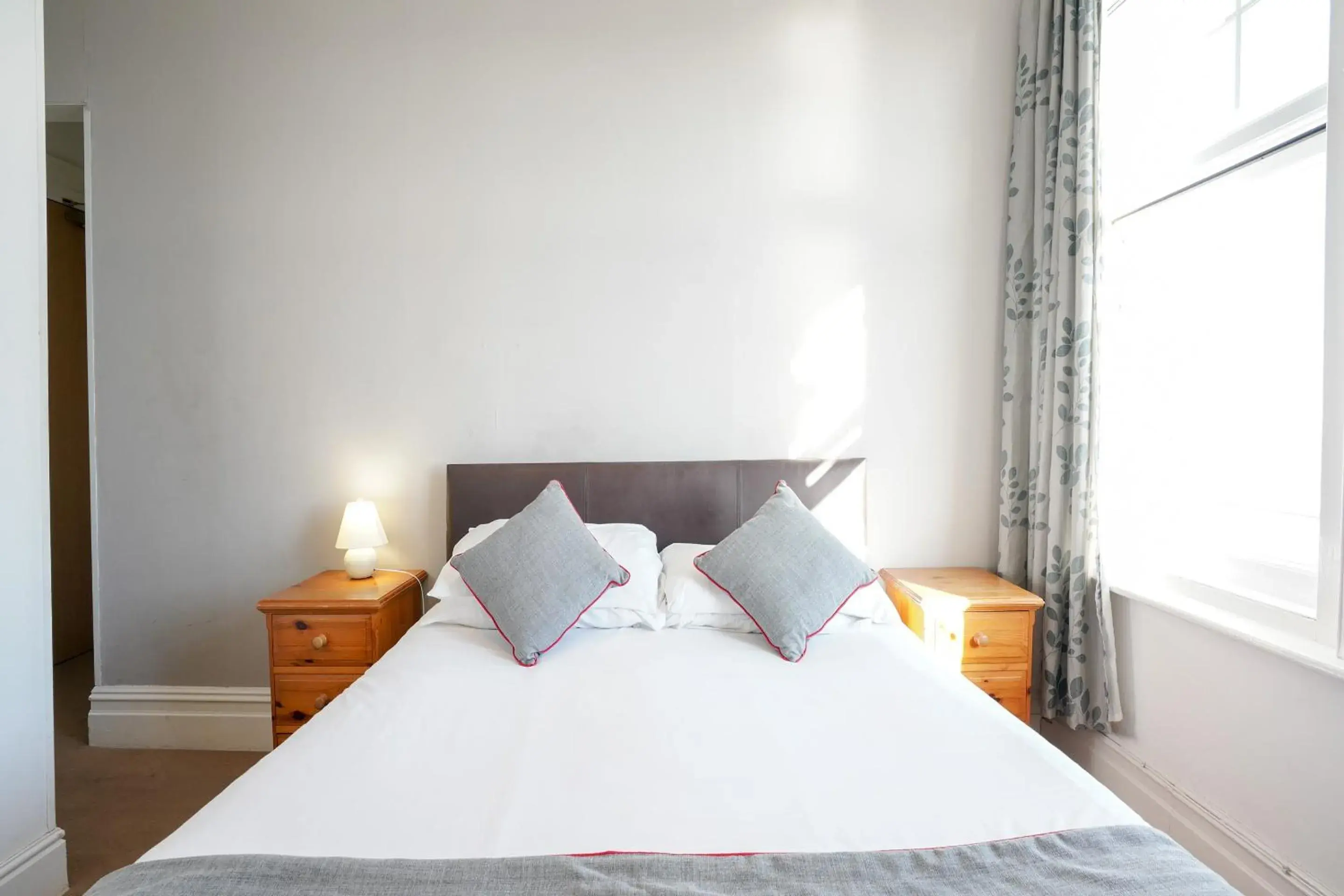 Bedroom, Bed in OYO Shanklin Beach Hotel Bedroom, Bed in OYO Shanklin Beach Hotel