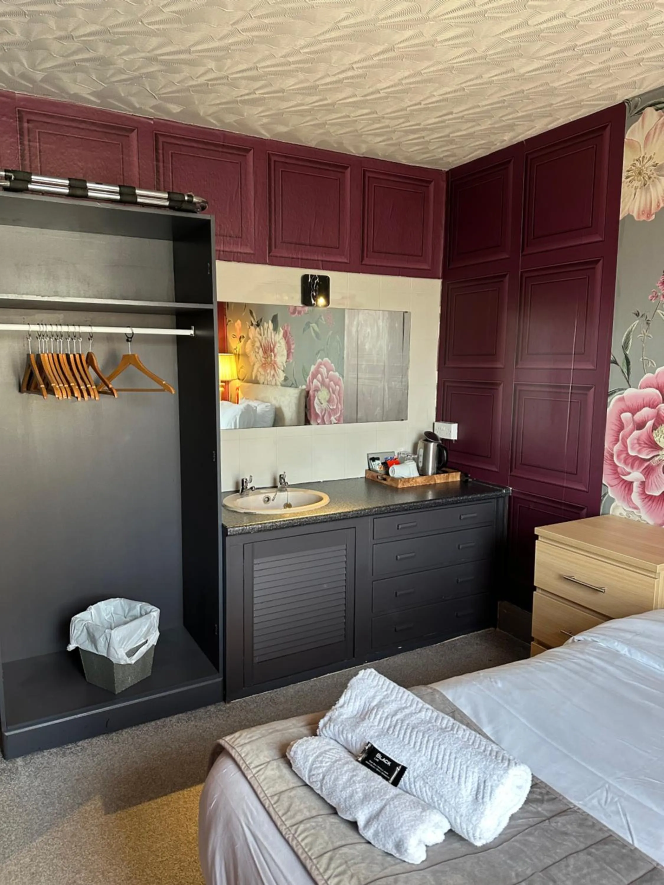 Bedroom, Bed in The Q Hotel