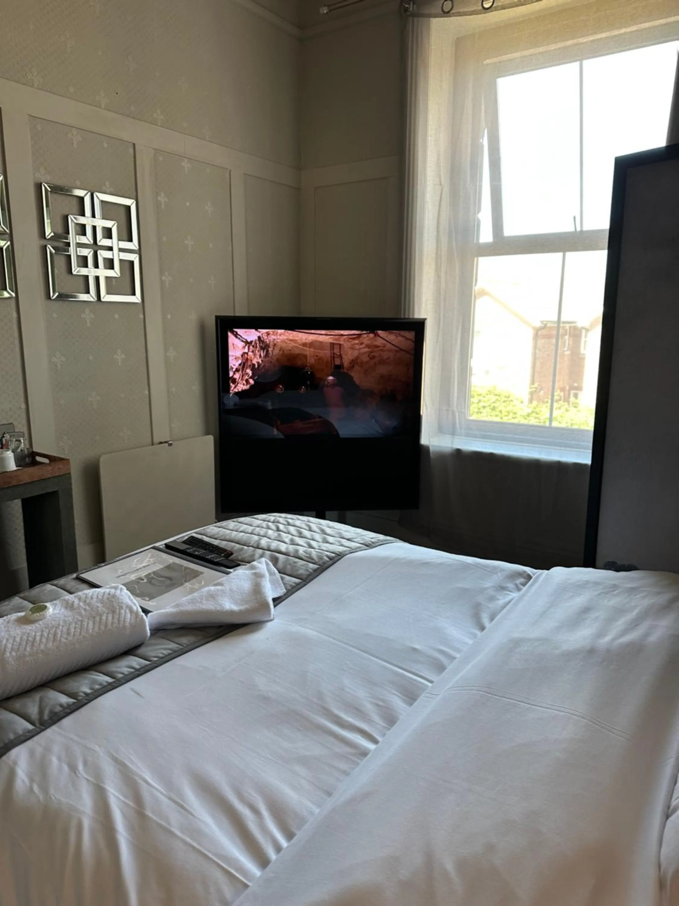 Bedroom, Bed in The Q Hotel