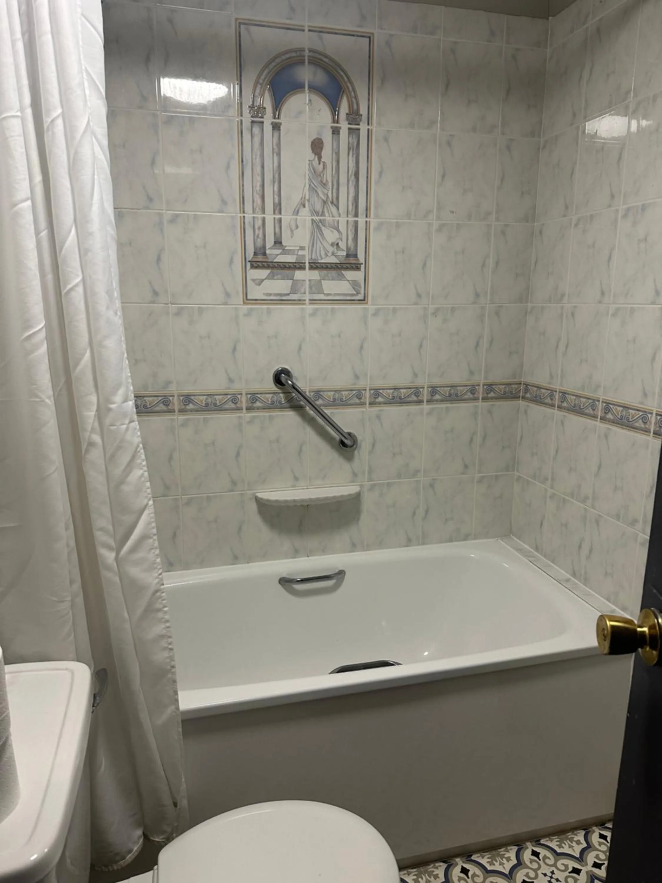 Bathroom in The Q Hotel