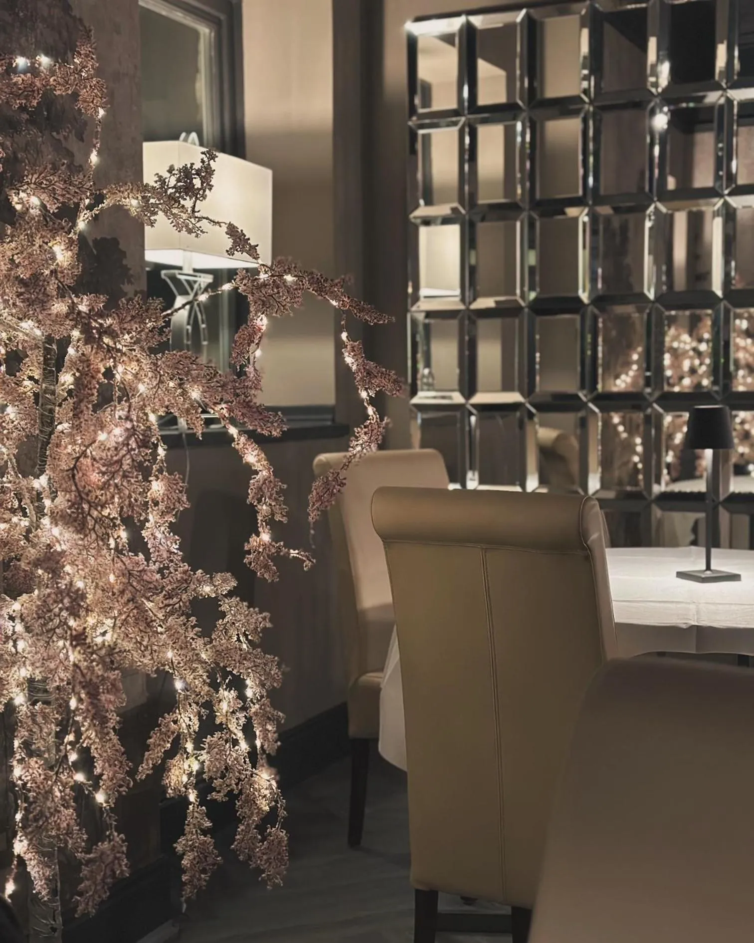 Restaurant/places to eat in The Q Hotel