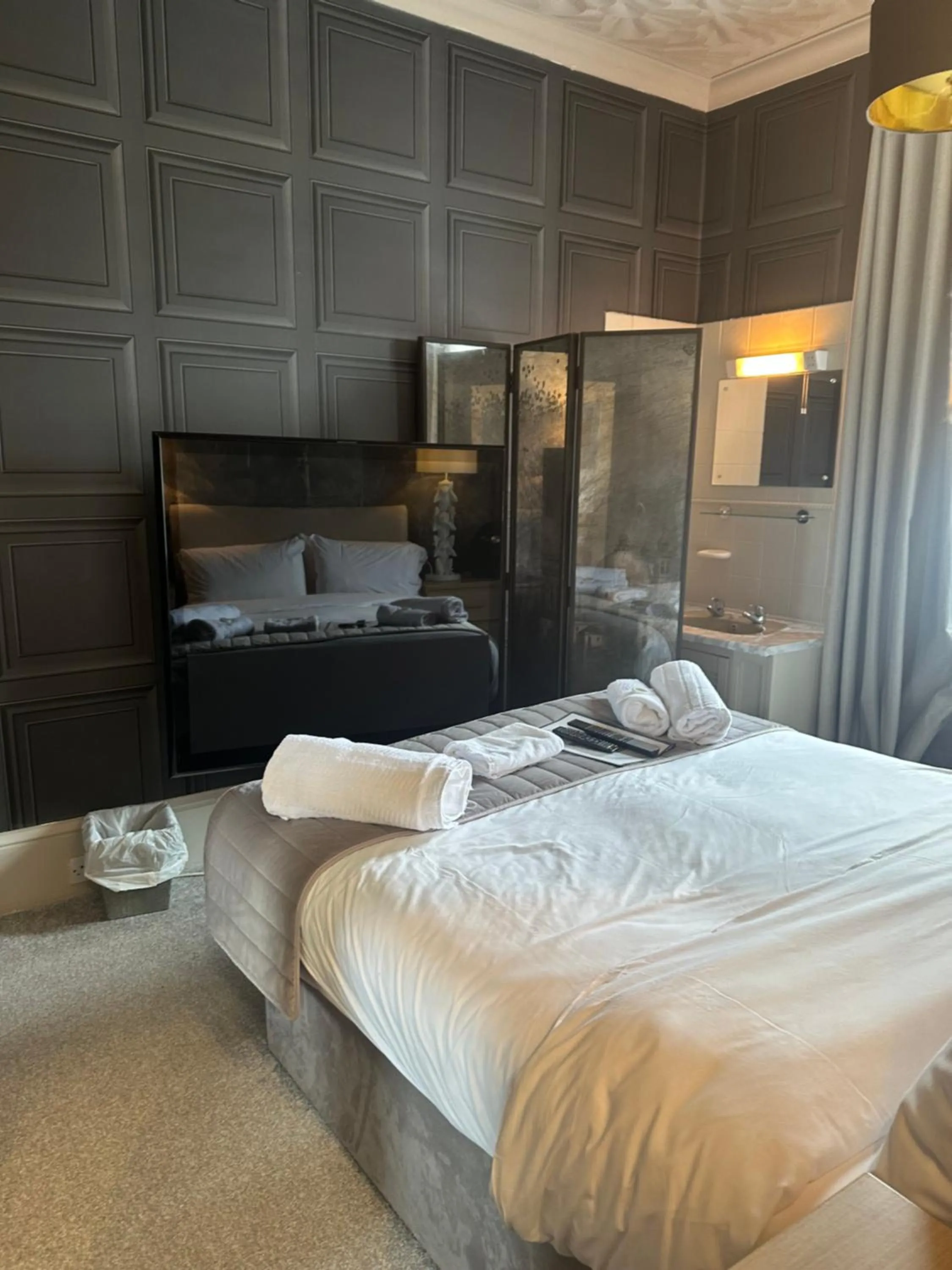 Bedroom, Bed in The Q Hotel