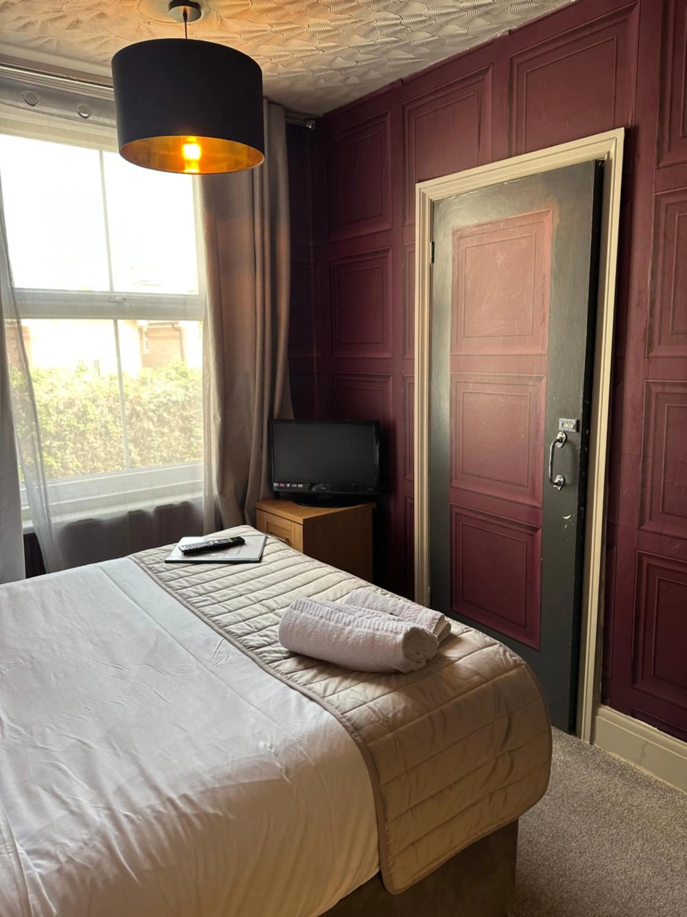 Bedroom, Bed in The Q Hotel