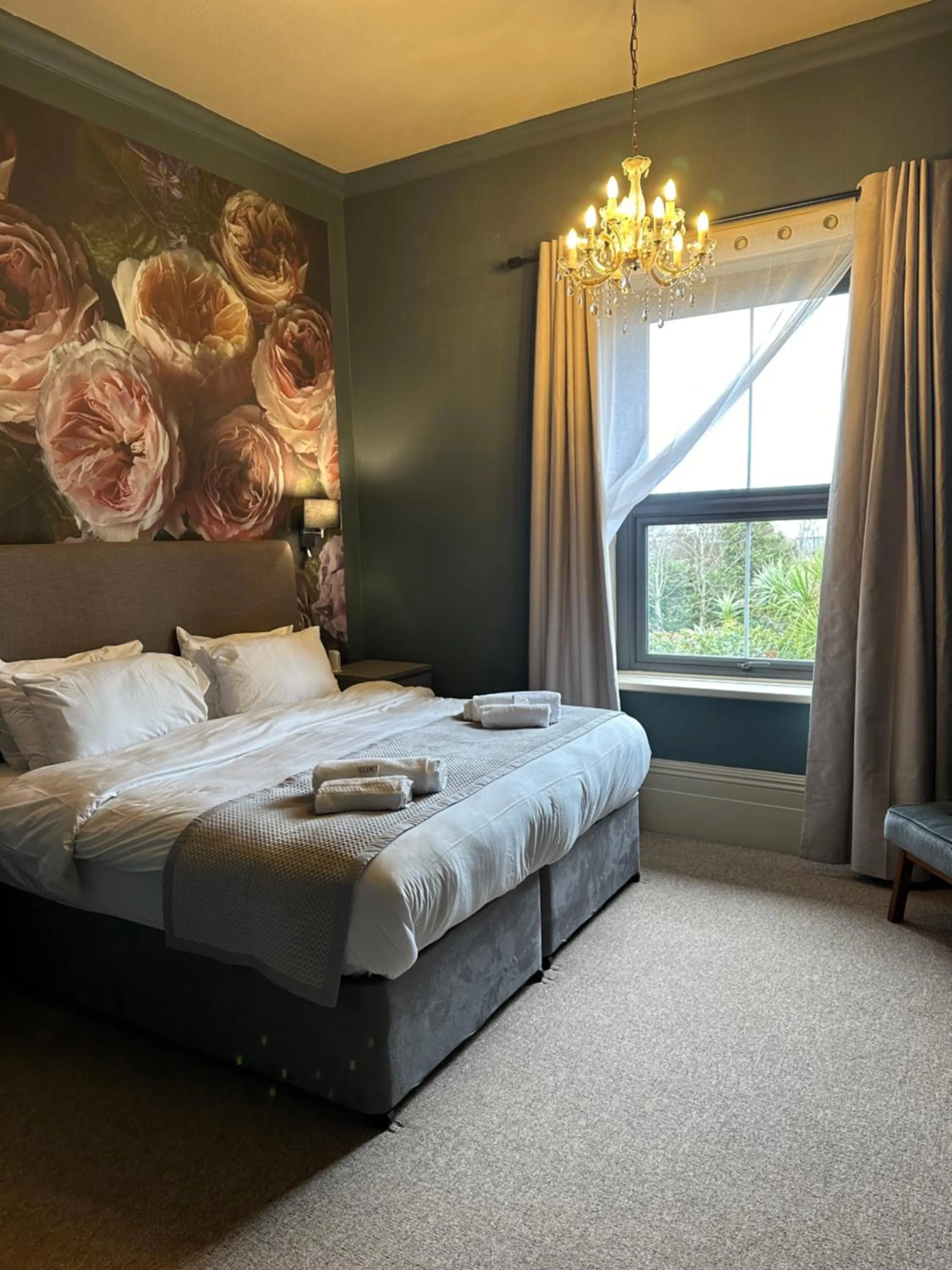 Bedroom, Bed in The Q Hotel