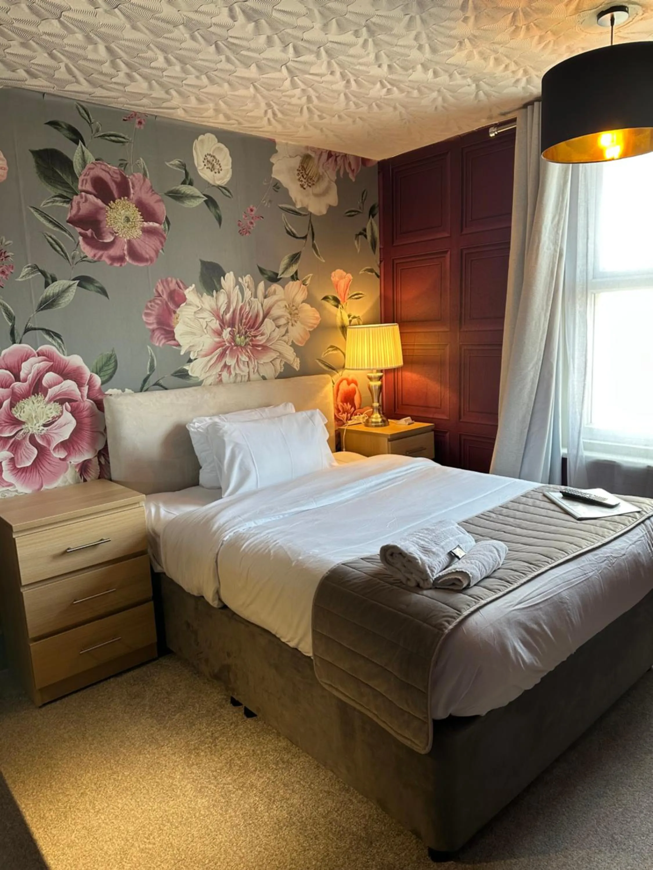 Bedroom, Bed in The Q Hotel