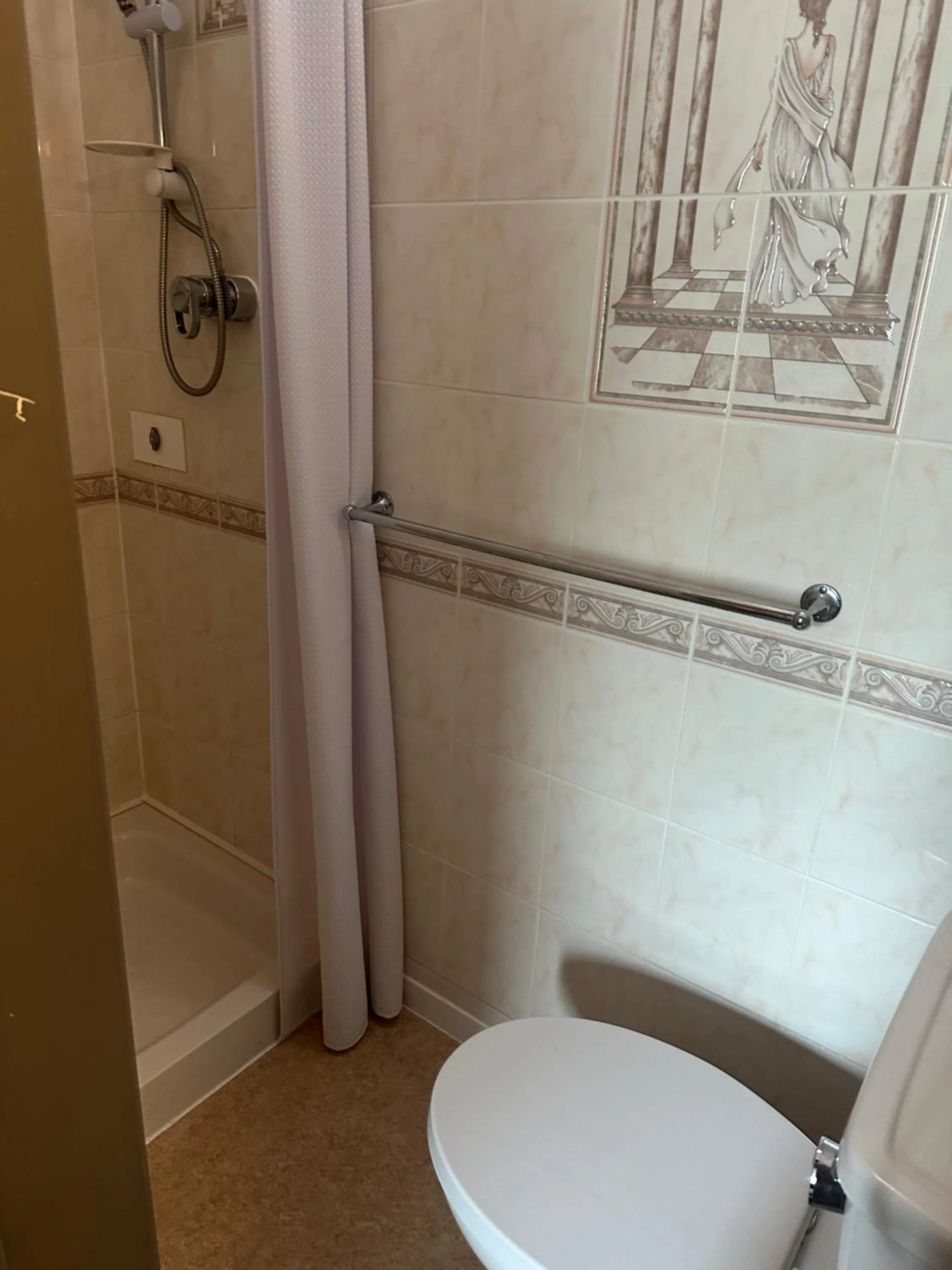 Bathroom in The Q Hotel