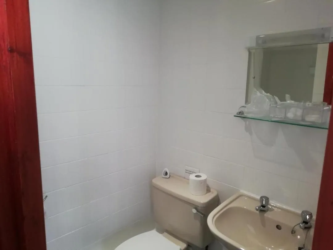 Large Double Room in The Penrhyn