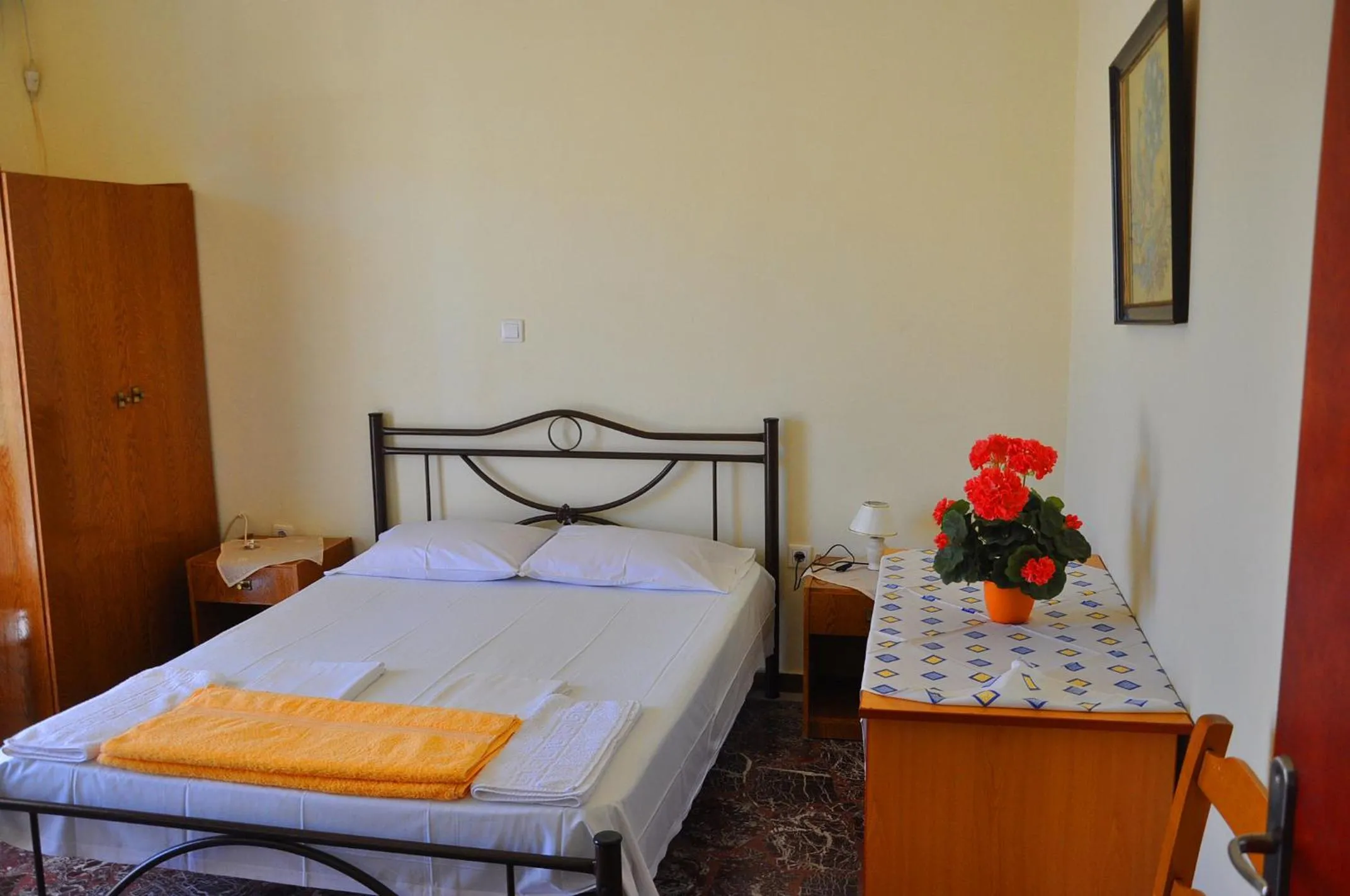 Bed in Vai Rent Rooms