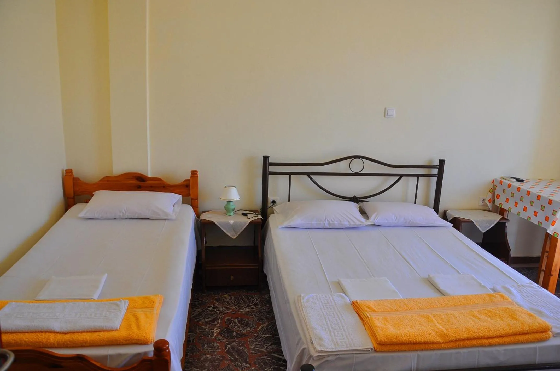 Bed in Vai Rent Rooms
