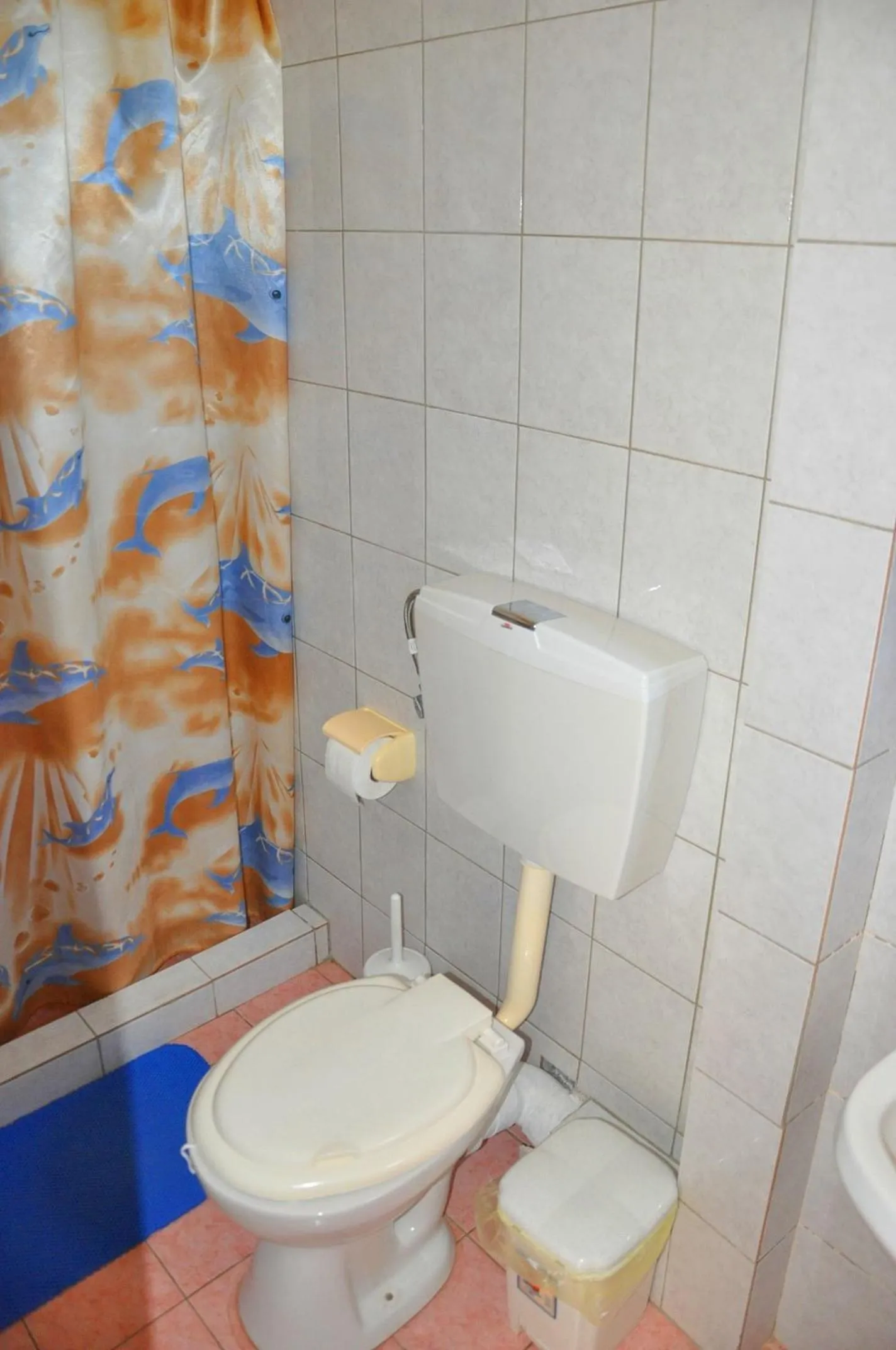 Bathroom in Vai Rent Rooms