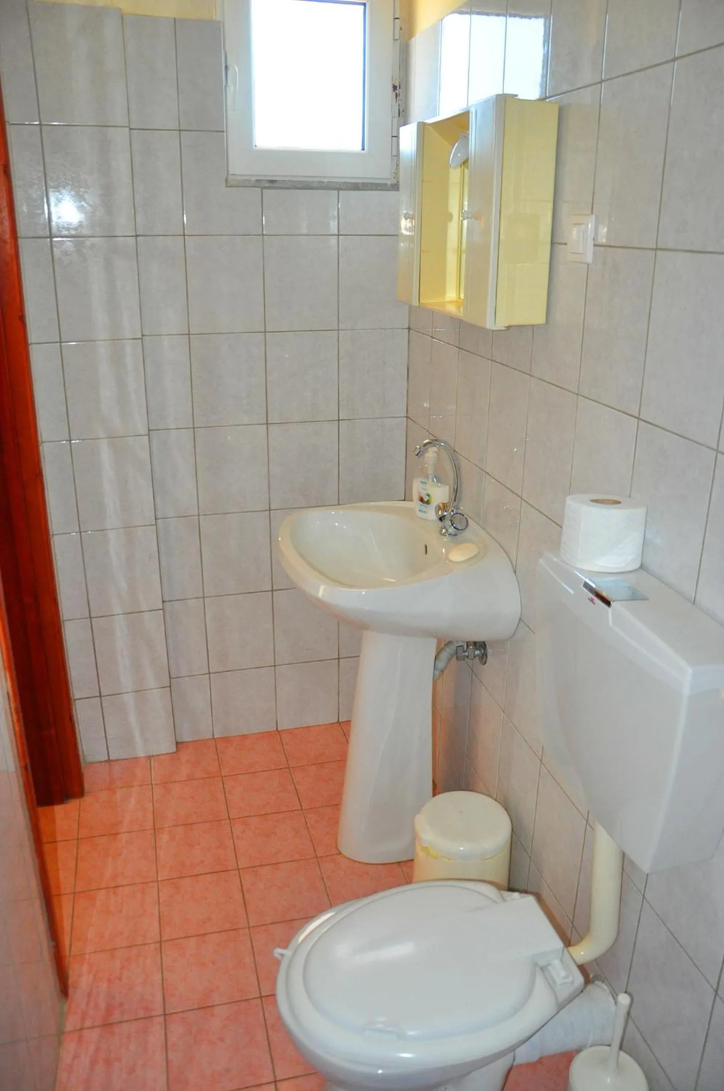 Bathroom in Vai Rent Rooms