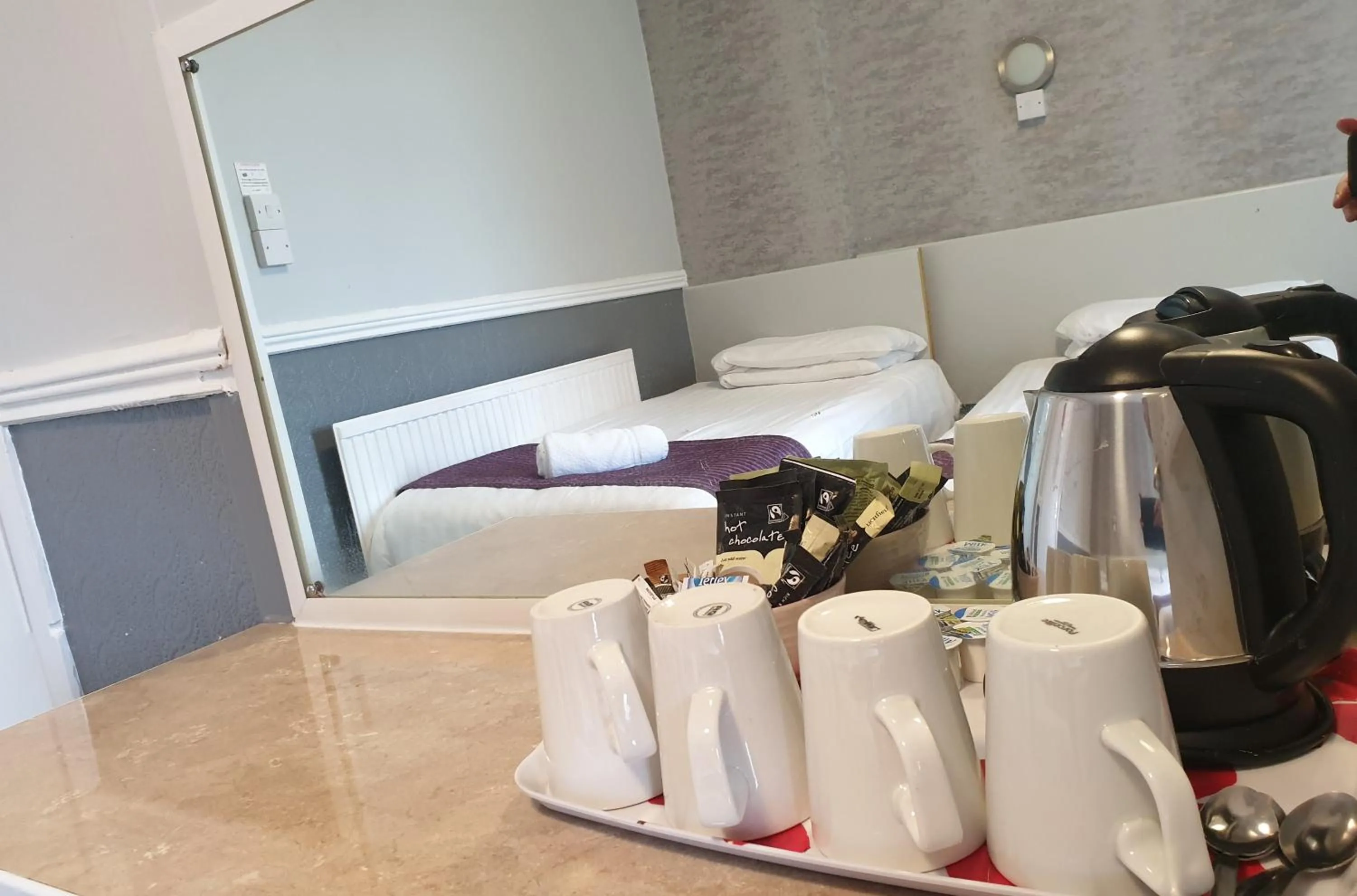 Coffee/tea facilities, Bed in The Blenheim Mount Hotel