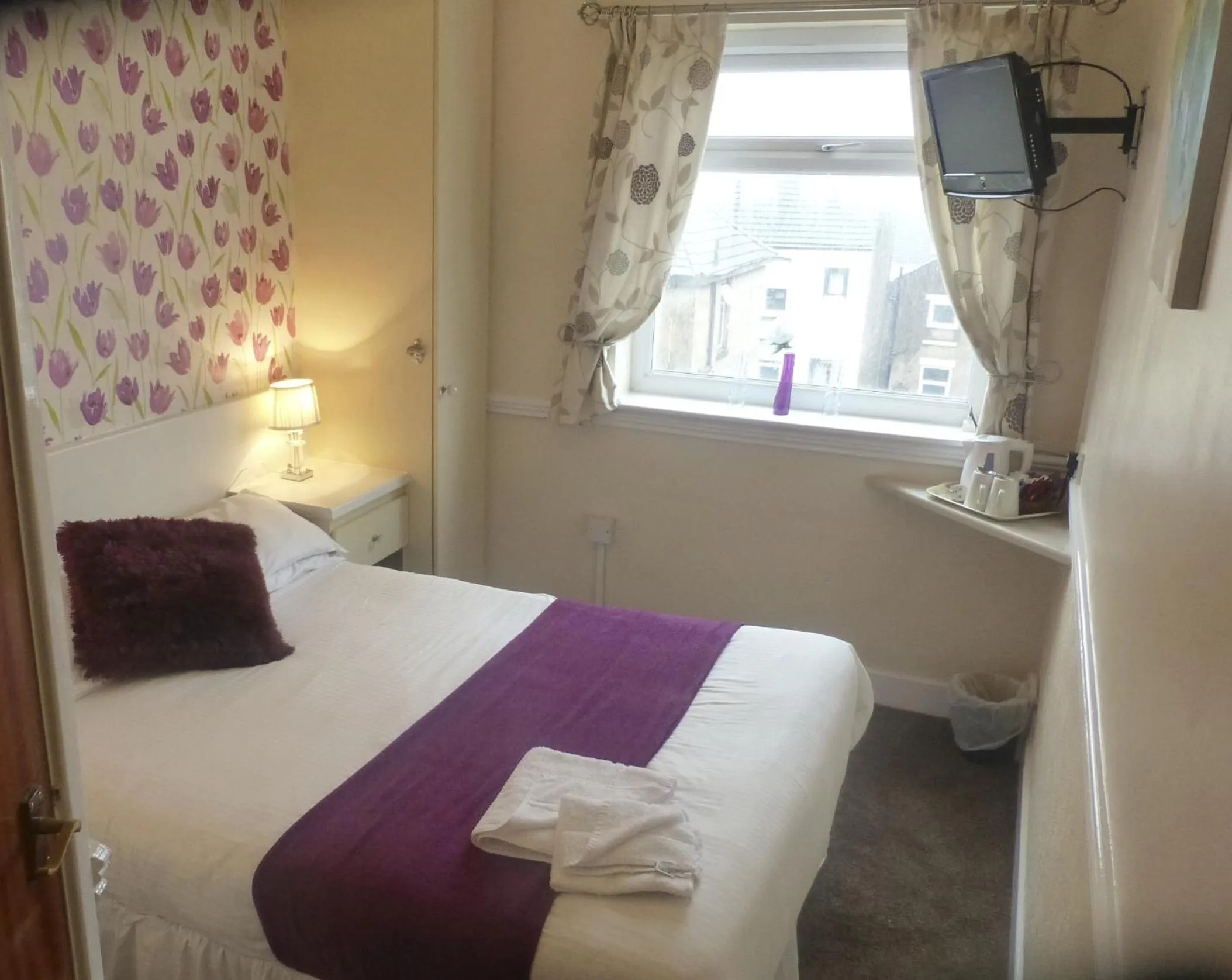 Bed in The Blenheim Mount Hotel