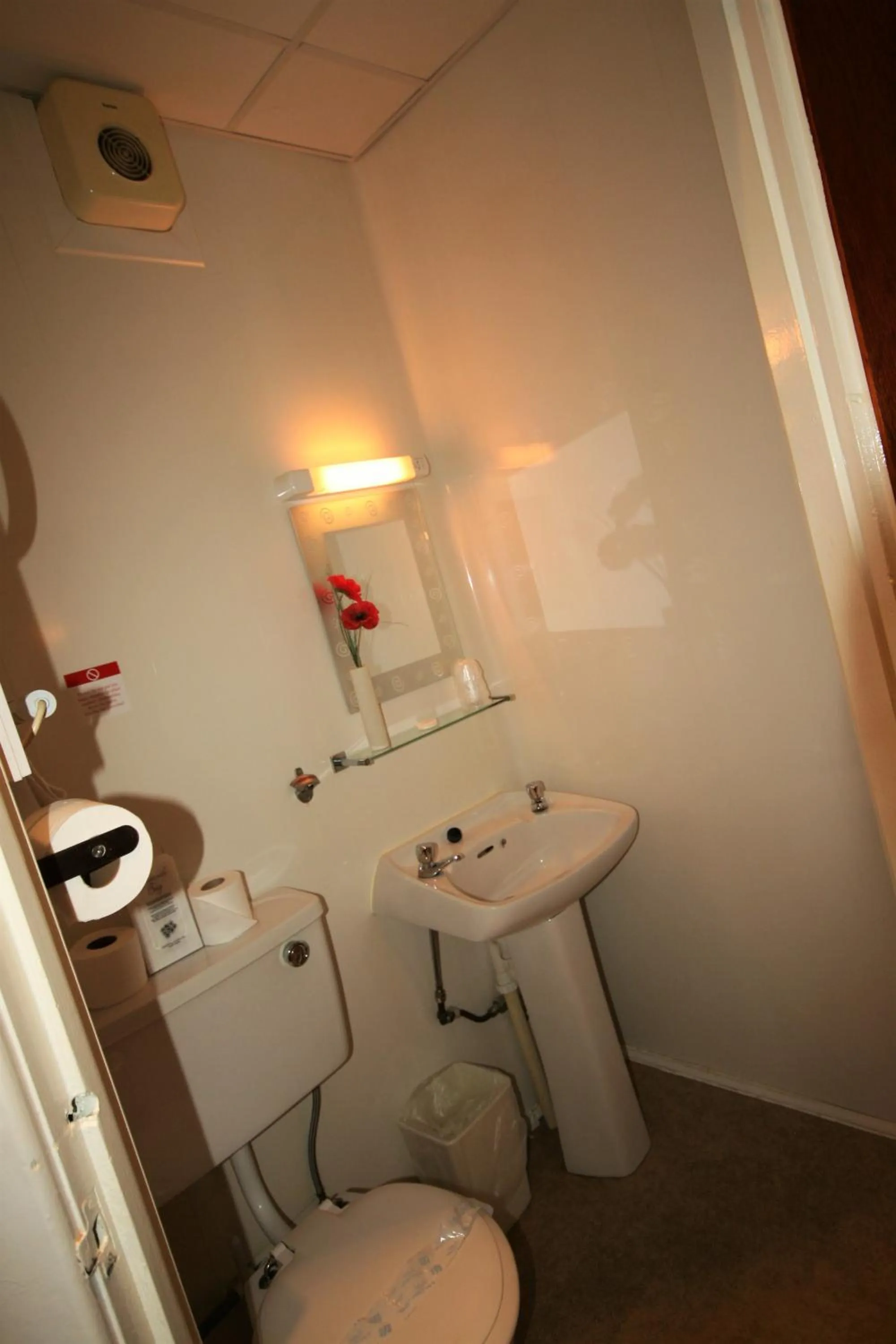 Shower in The Blenheim Mount Hotel