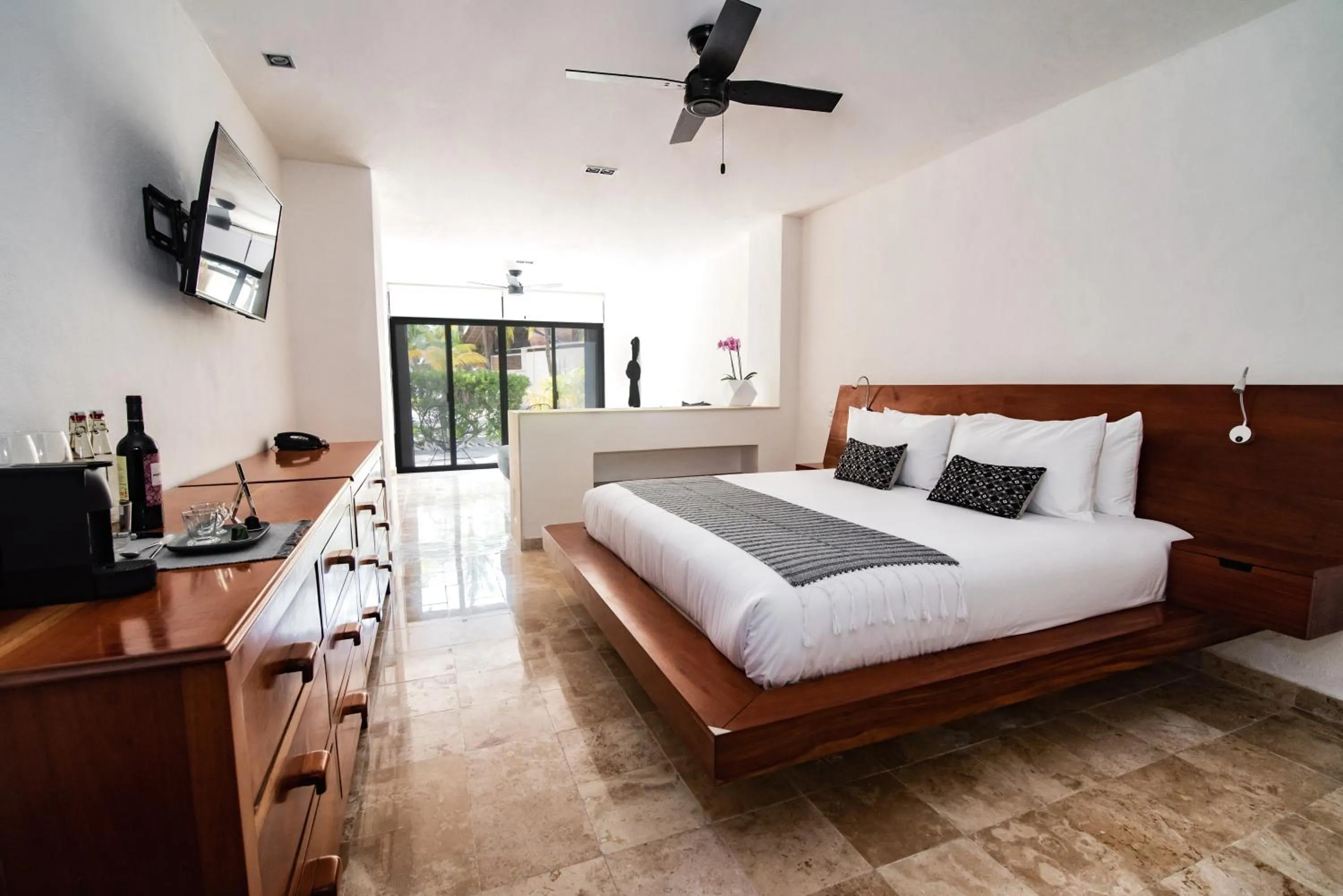 Bedroom, Bed in Casa del Jaguar Beach Hotel