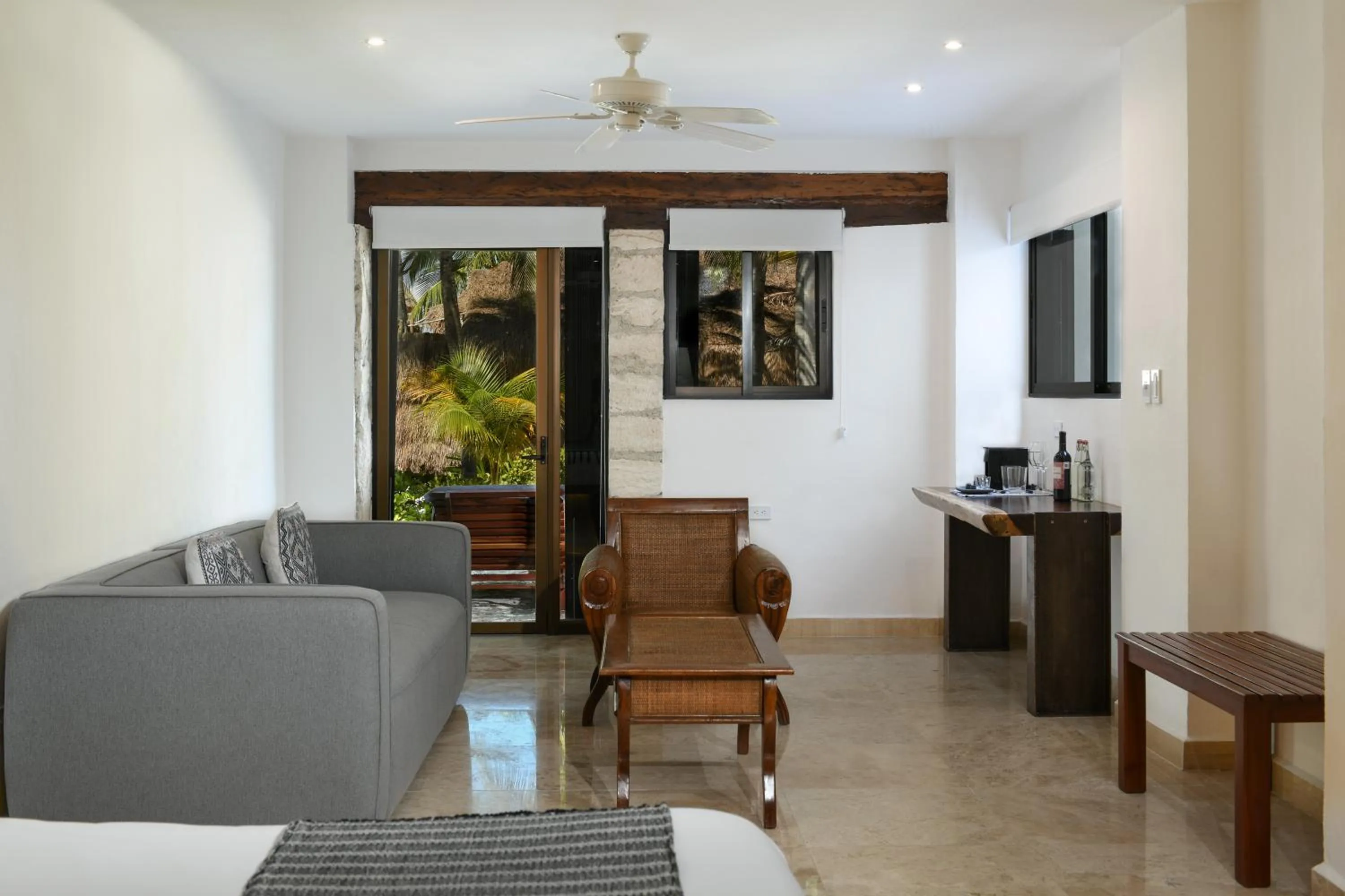 Living room in Casa del Jaguar Beach Hotel