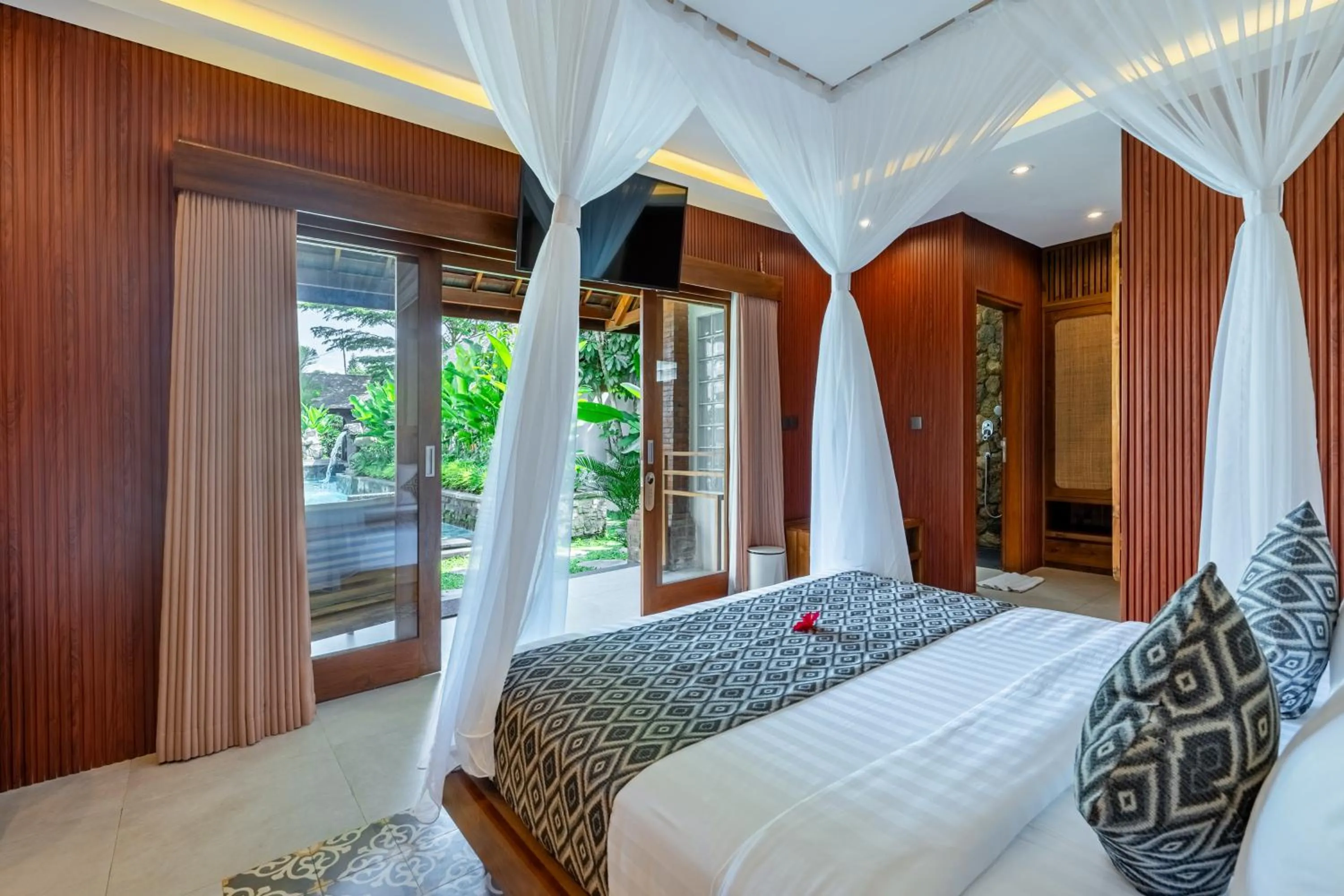 Photo of the whole room, Bed in Puri Andong Villa