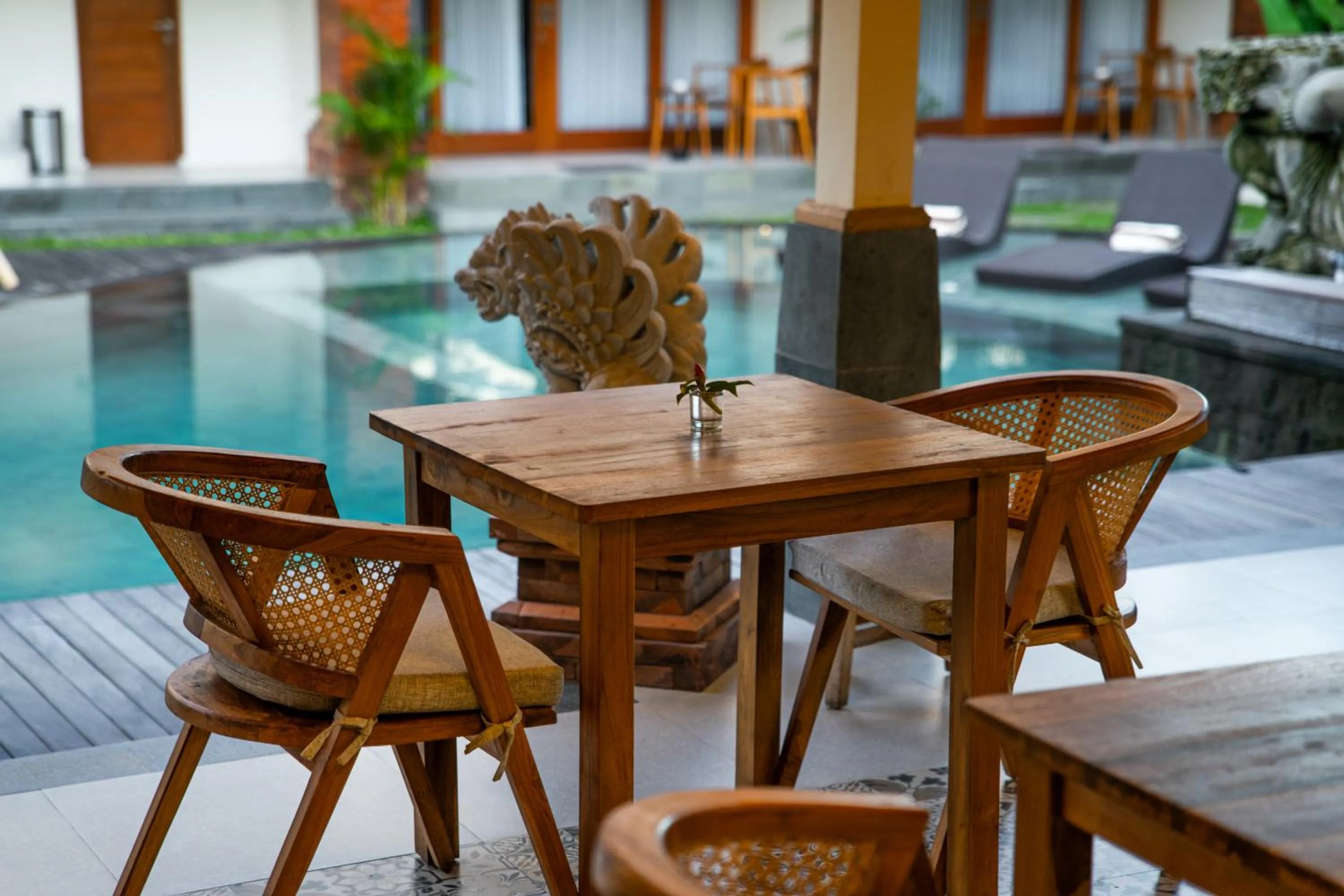 Restaurant/places to eat in Puri Andong Villa