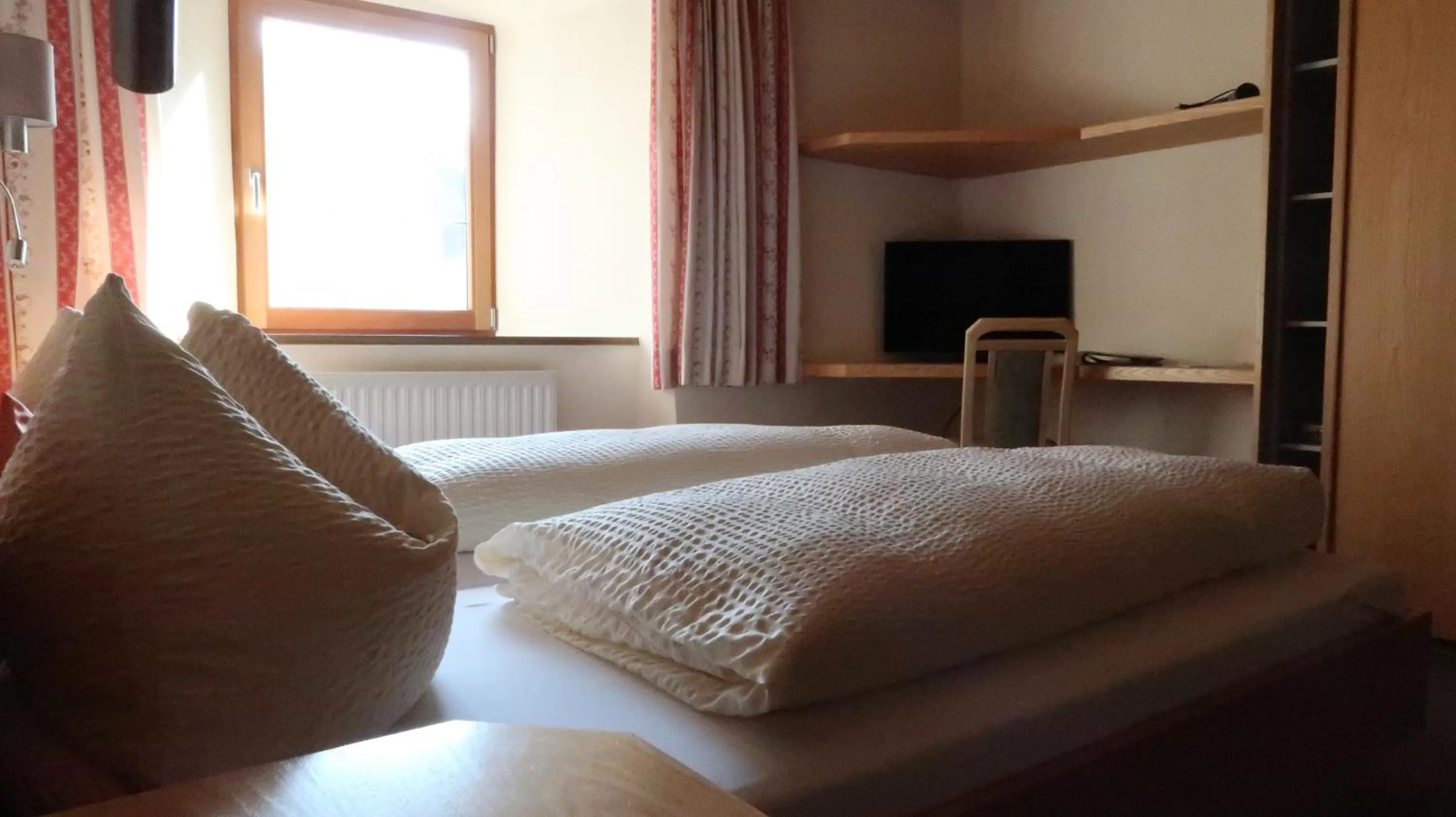 Bed in Hotel Garni Löwen