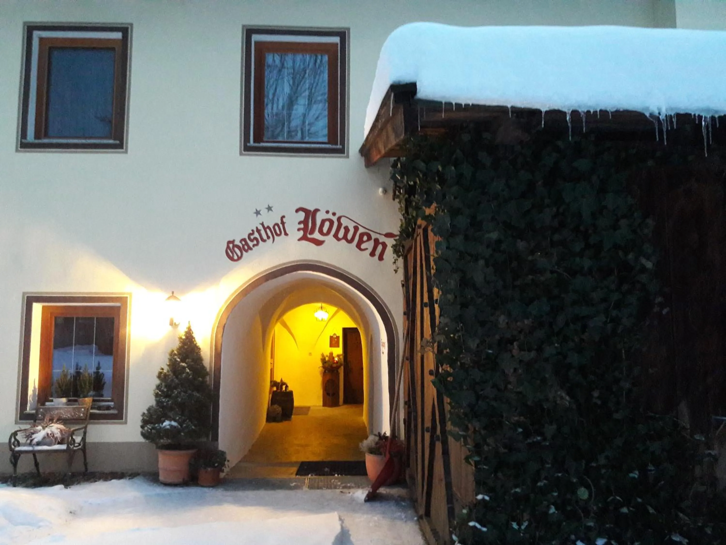 Facade/entrance in Hotel Garni Löwen