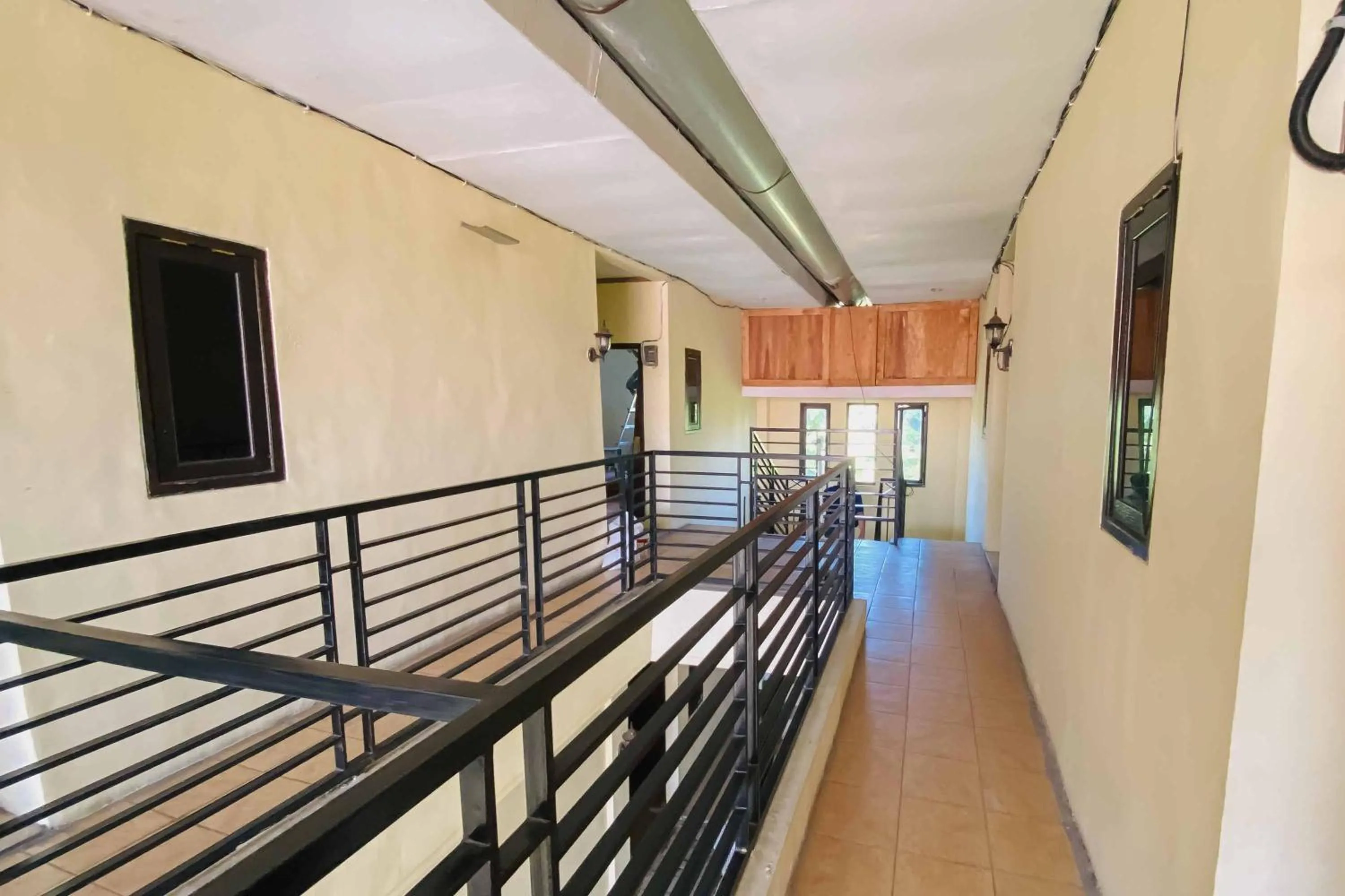 Balcony/Terrace in Kanca Homestay Syariah RedPartner near GOR Untung Suropati