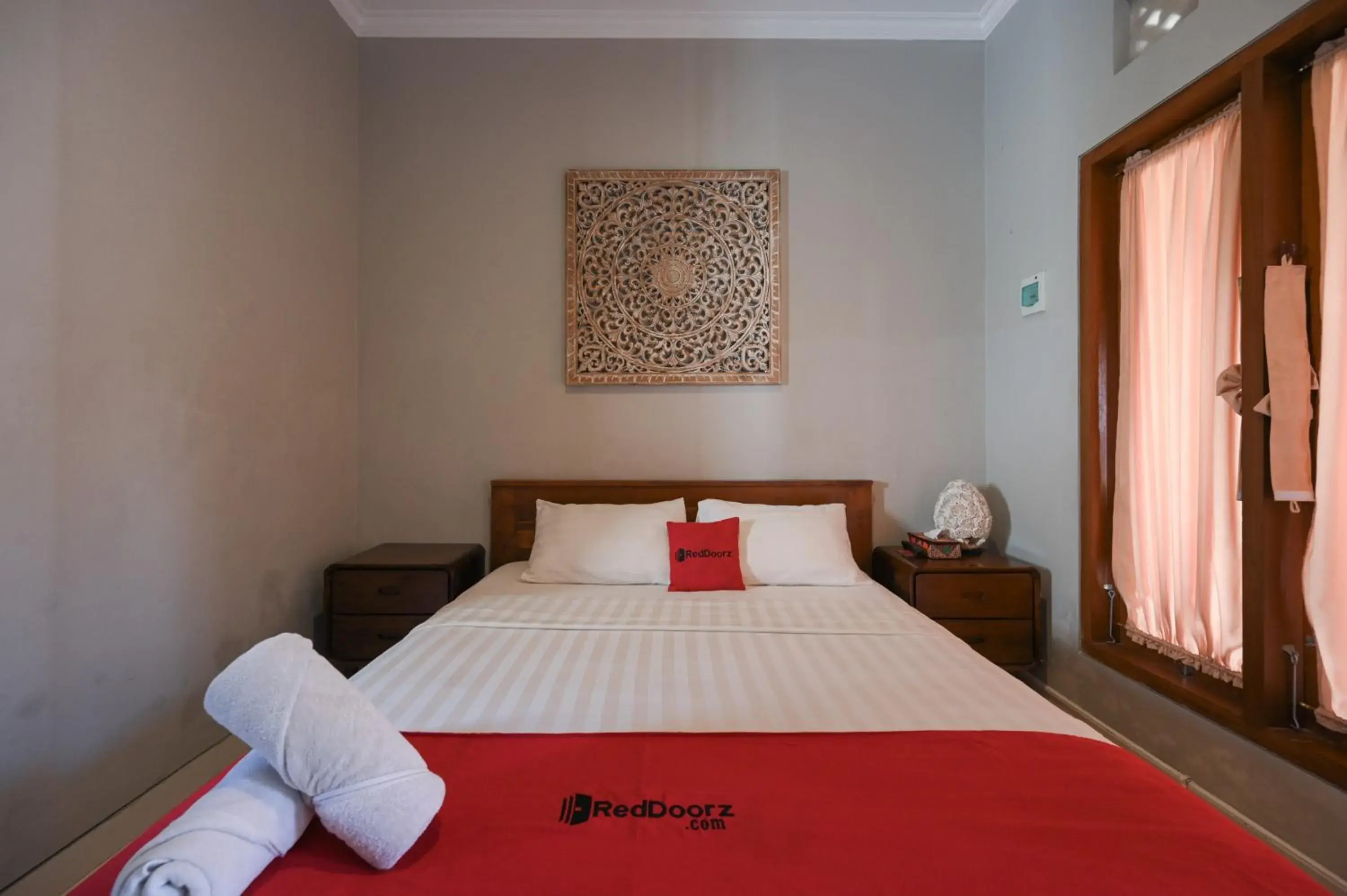 Bedroom, Bed in RedDoorz near Mertasari Beach 2 Bedroom, Bed in RedDoorz near Mertasari Beach 2