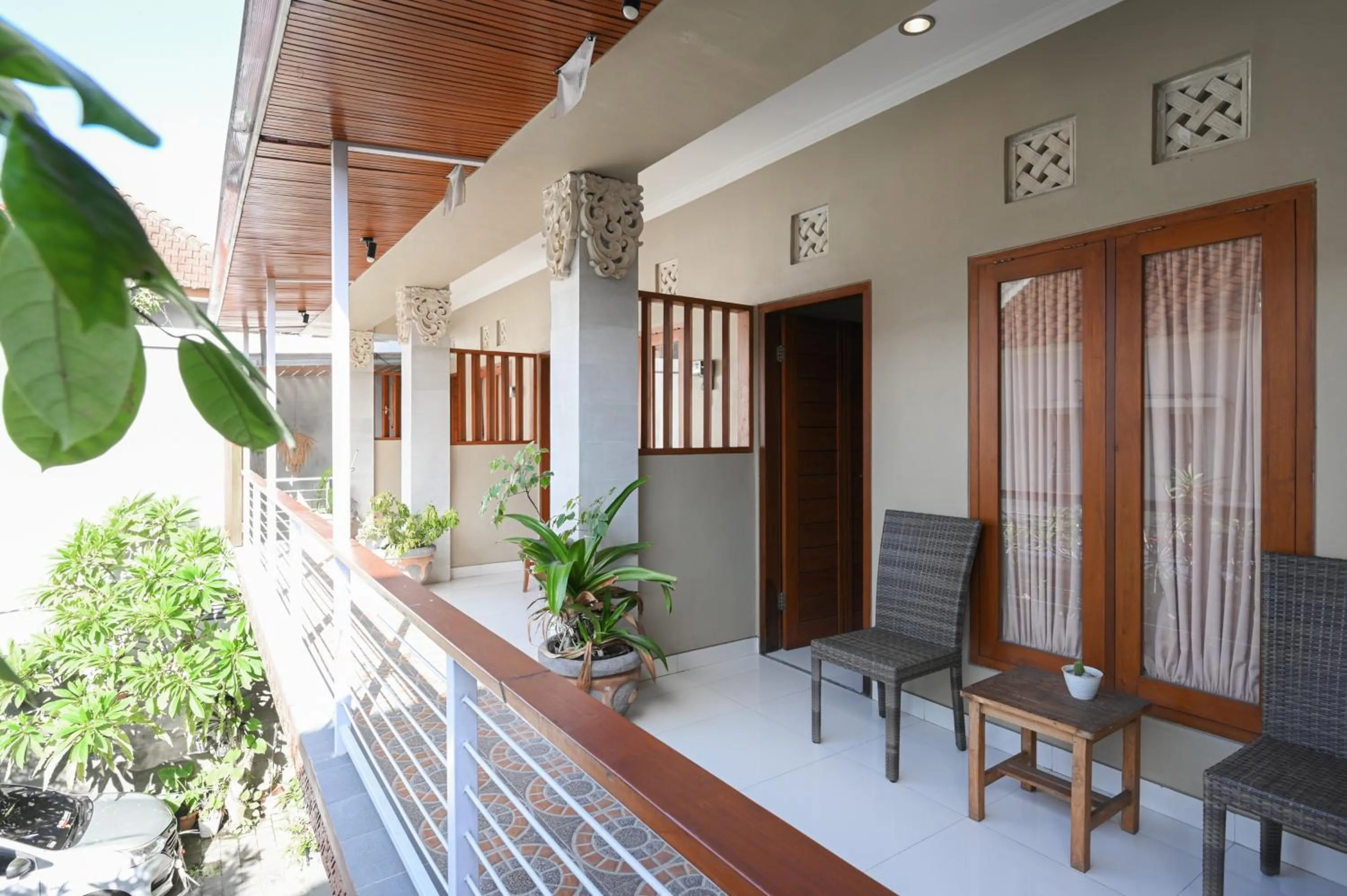Balcony/Terrace in RedDoorz near Mertasari Beach 2