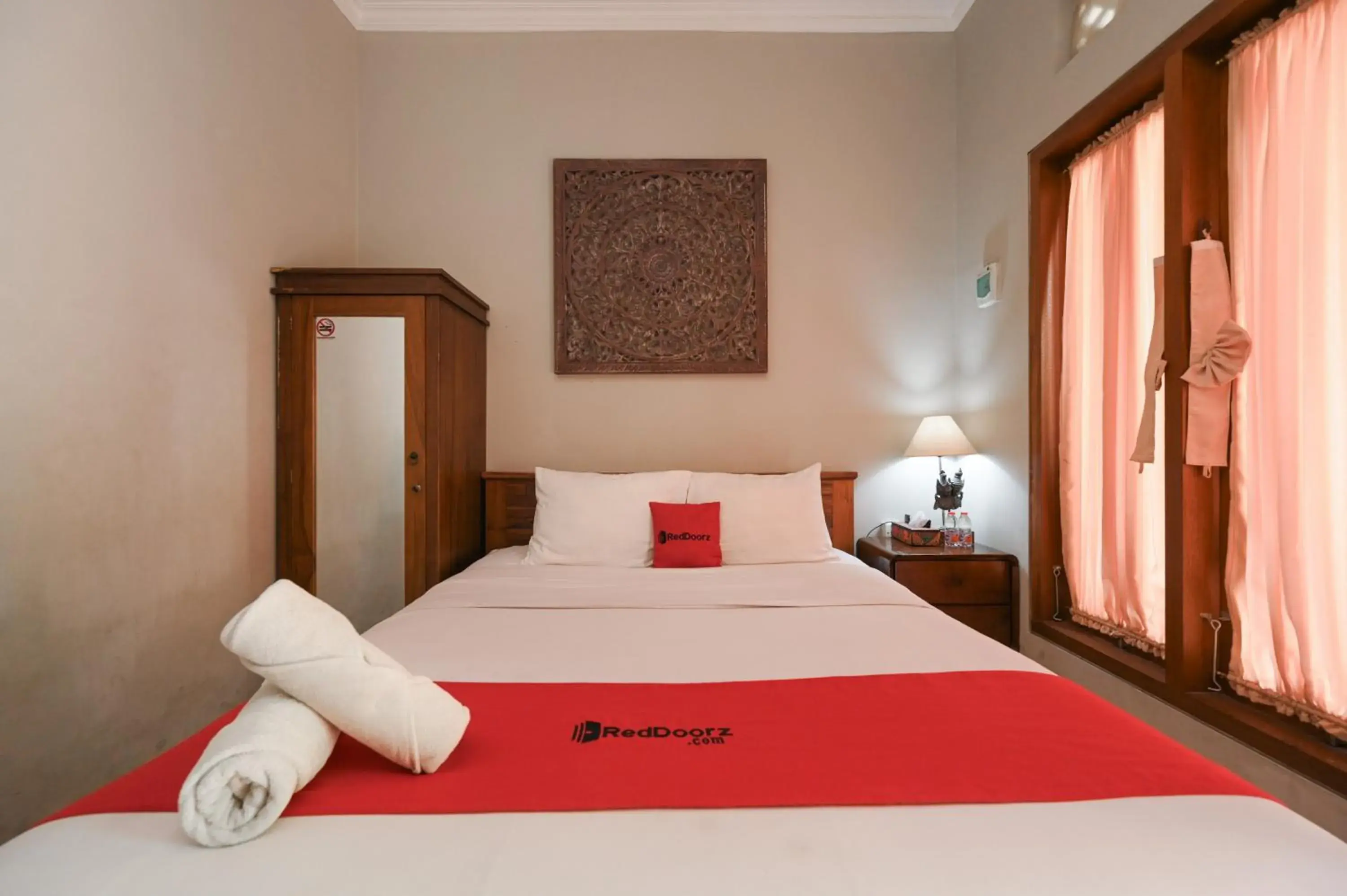 Bedroom, Bed in RedDoorz near Mertasari Beach 2 Bedroom, Bed in RedDoorz near Mertasari Beach 2
