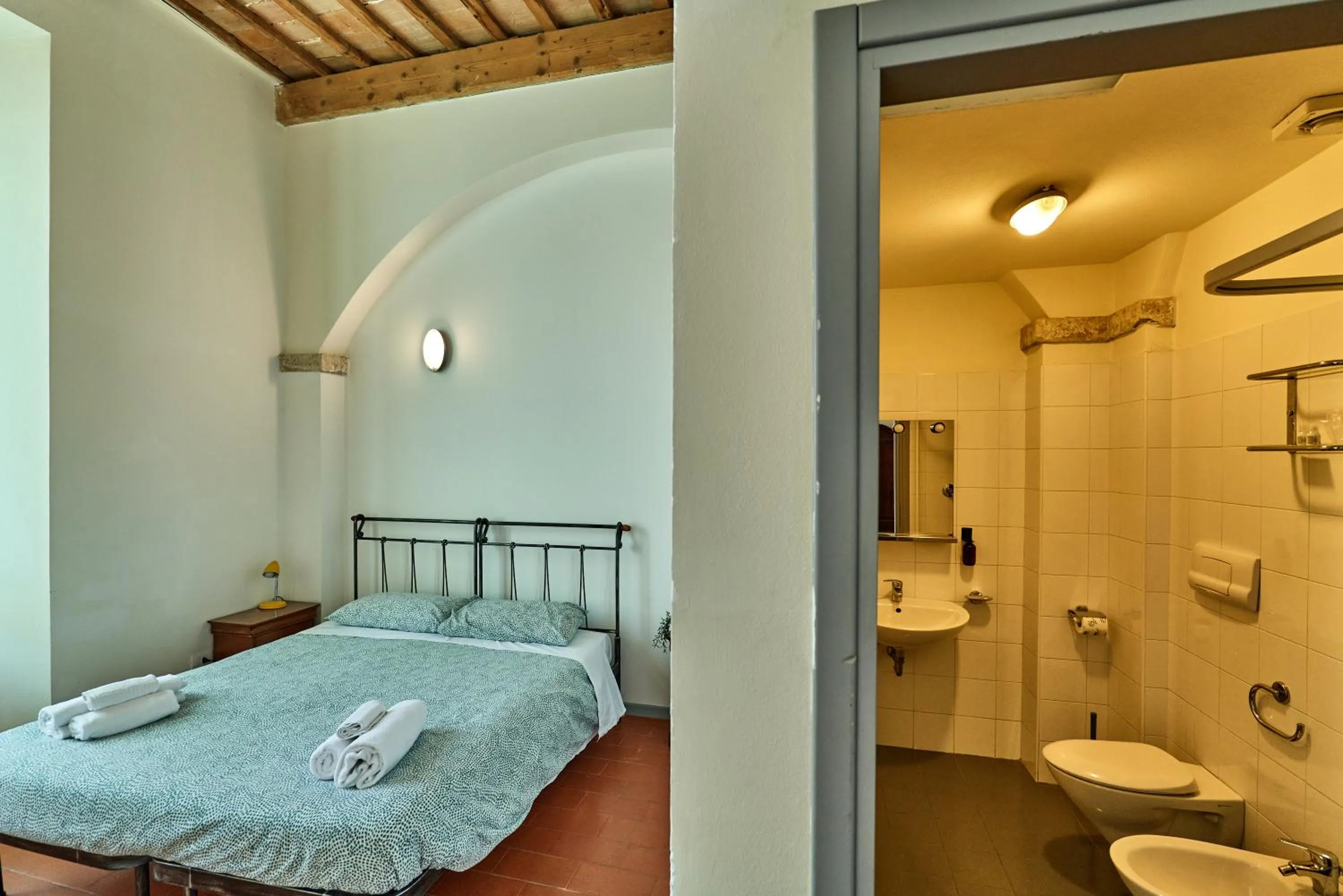 Bathroom, Bed in Ostello Antica Filanda