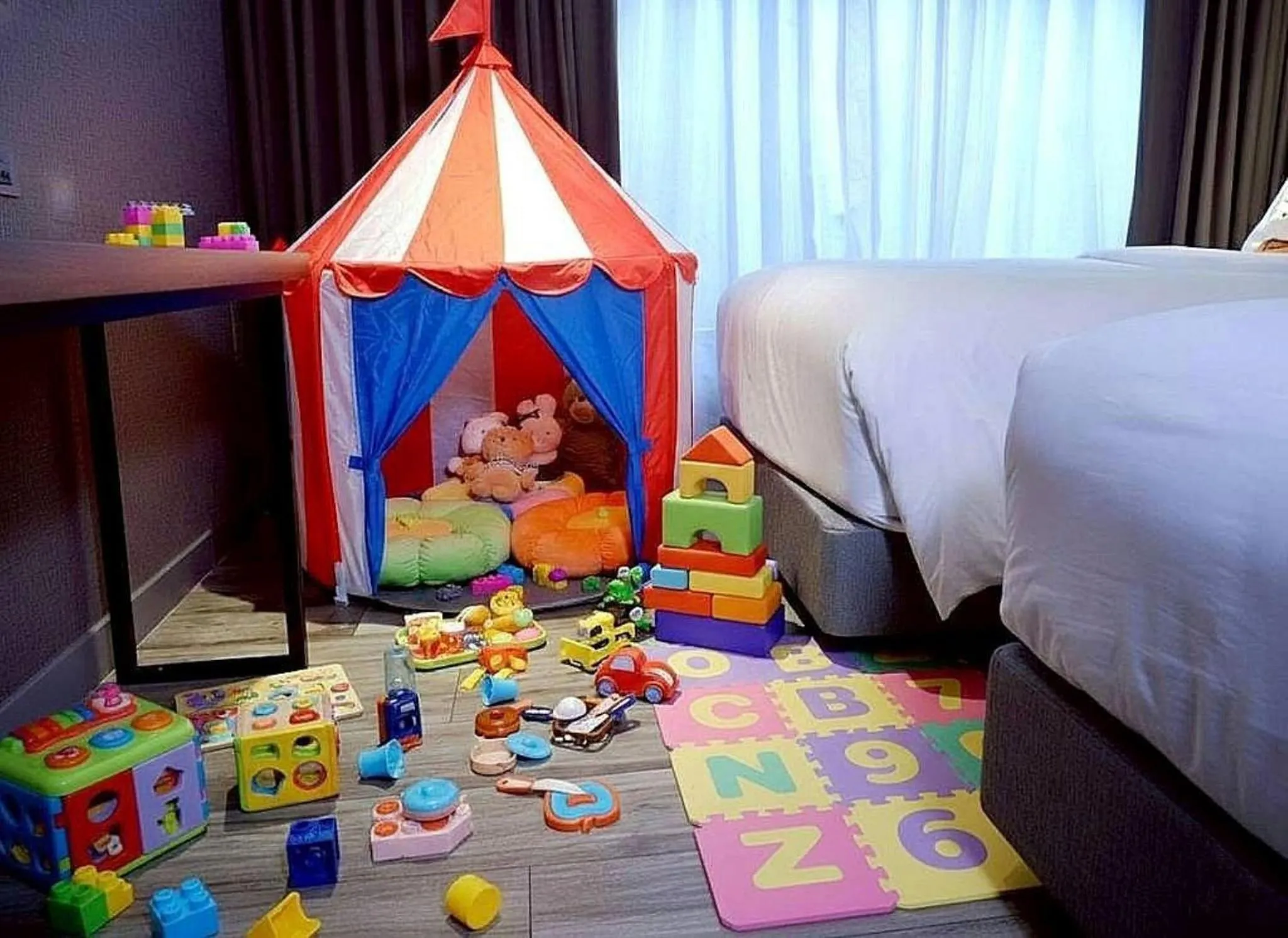 Bedroom, Bed in Ayathorn Bangkok