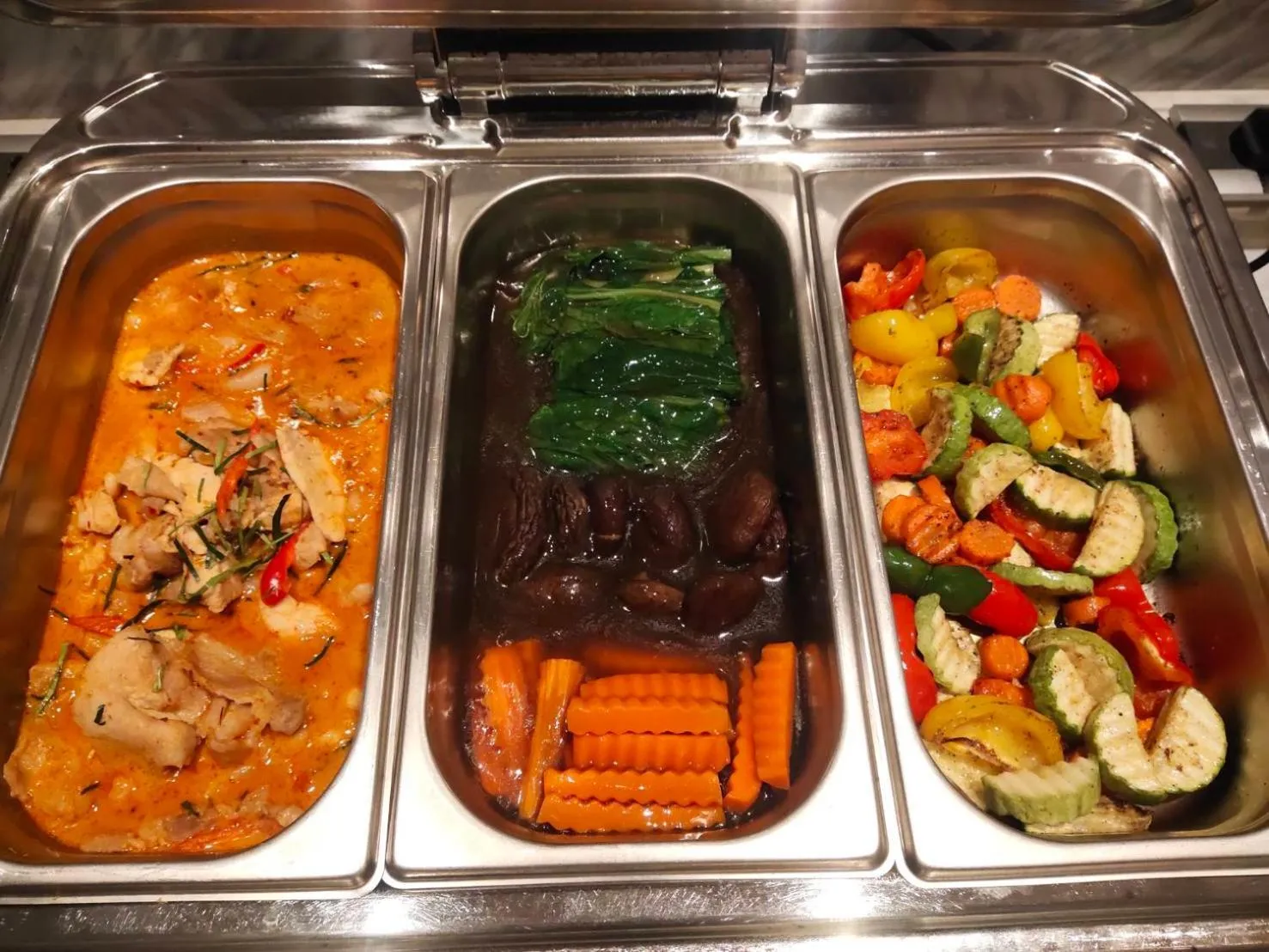 Restaurant/places to eat in Ayathorn Bangkok