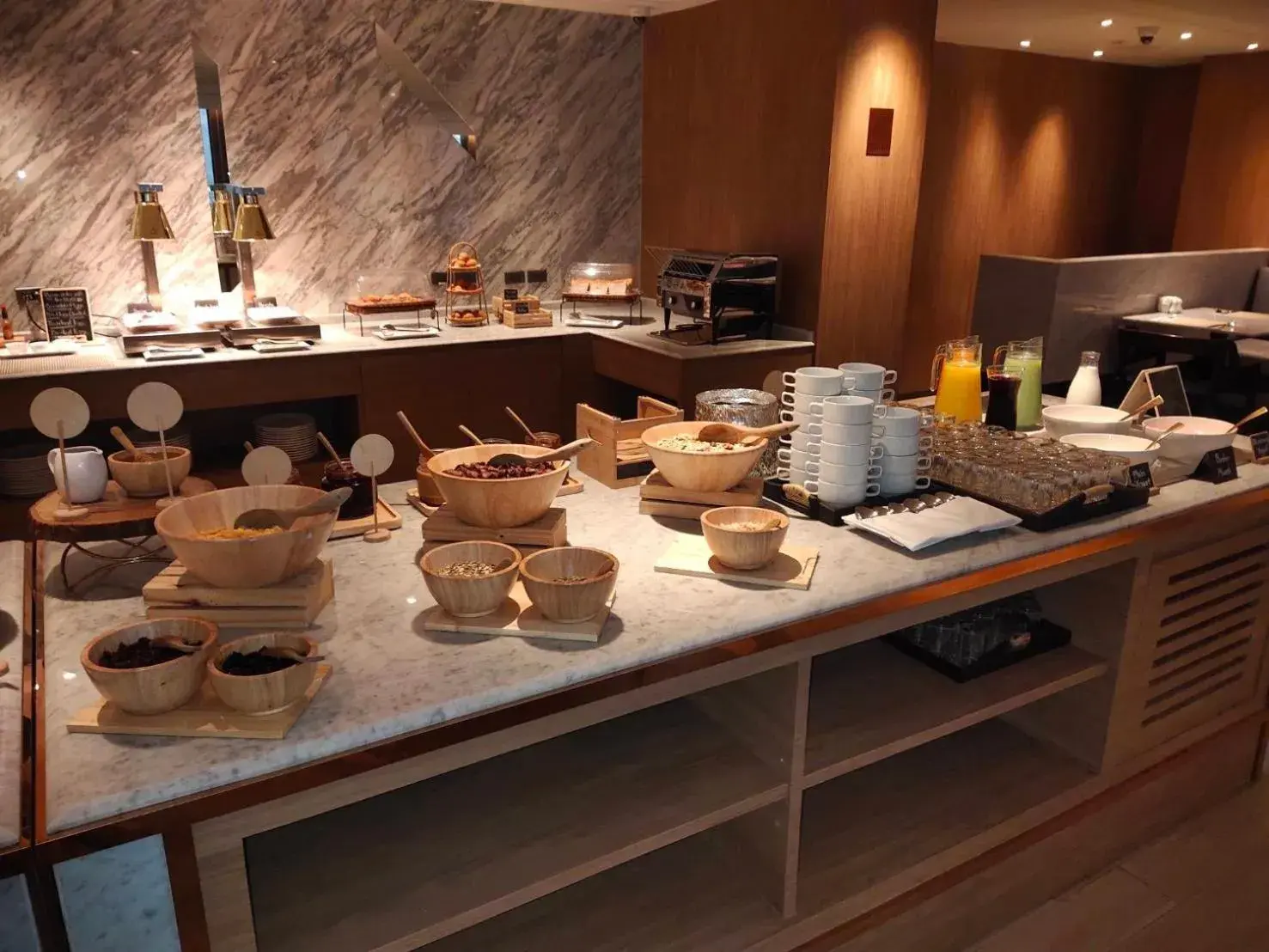 Restaurant/places to eat in Ayathorn Bangkok Restaurant/places to eat in Ayathorn Bangkok