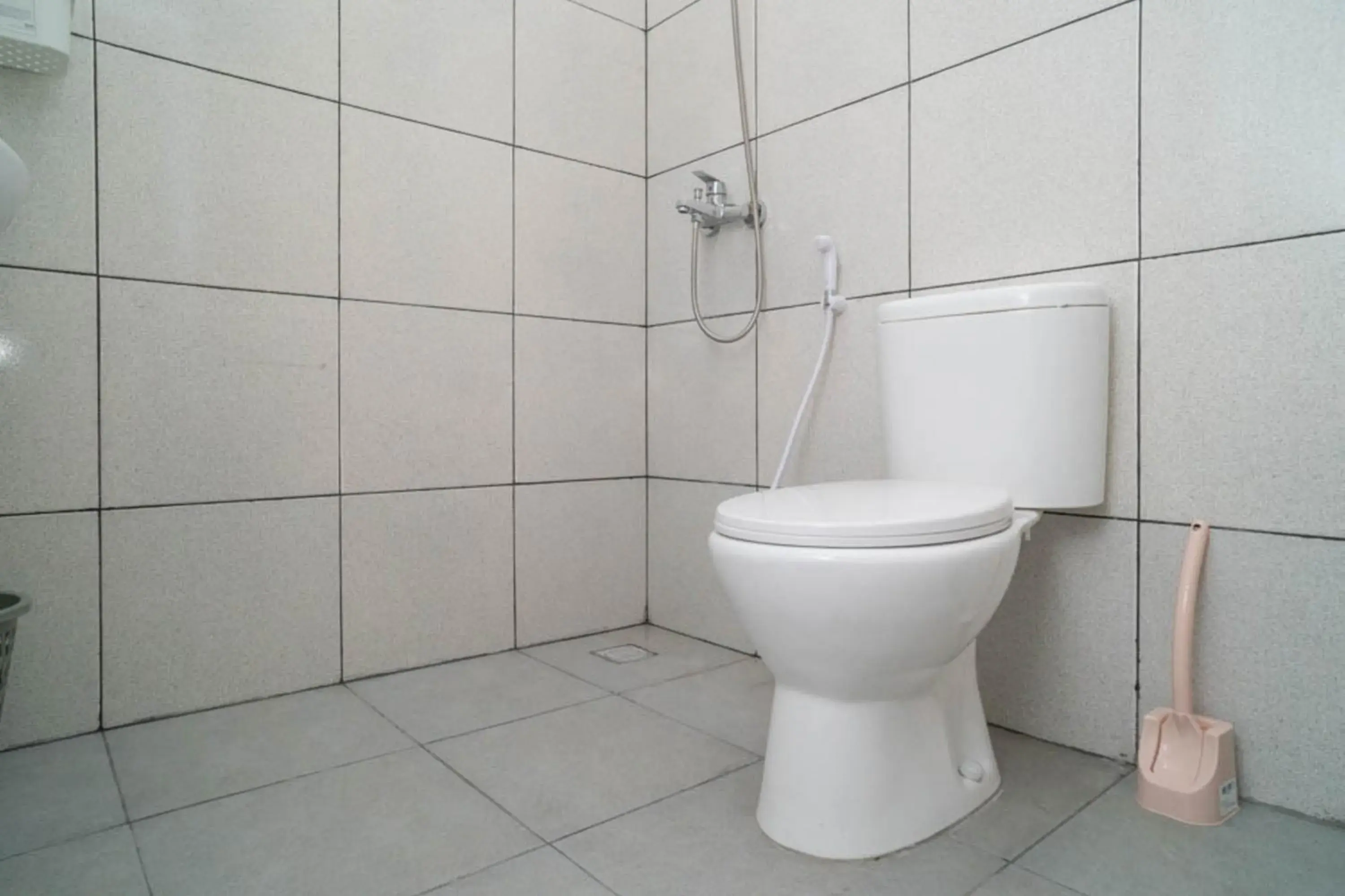 Bathroom in Nina House near Taman Budaya Sentul RedPartner Bathroom in Nina House near Taman Budaya Sentul RedPartner