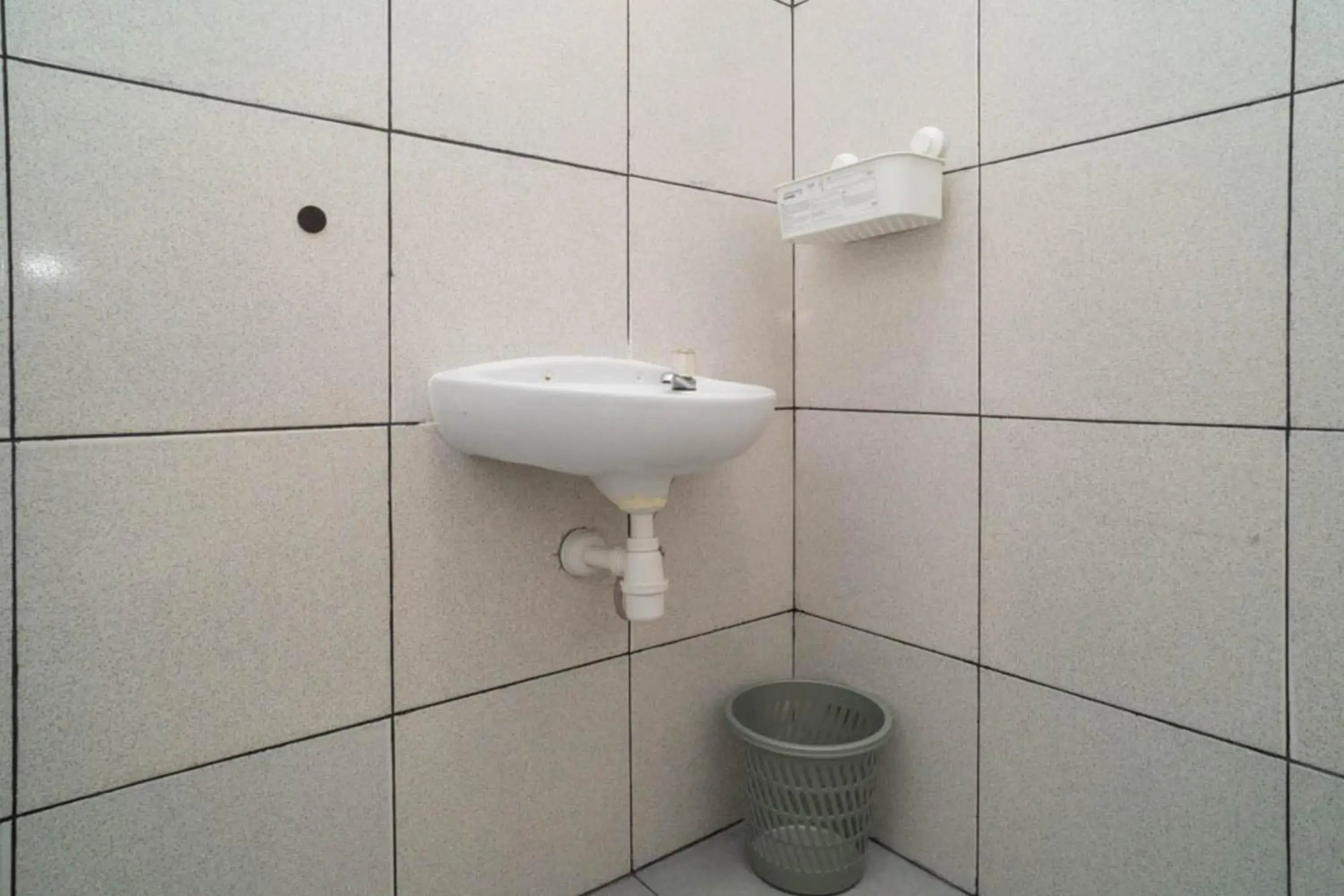 Bathroom in Nina House near Taman Budaya Sentul RedPartner Bathroom in Nina House near Taman Budaya Sentul RedPartner